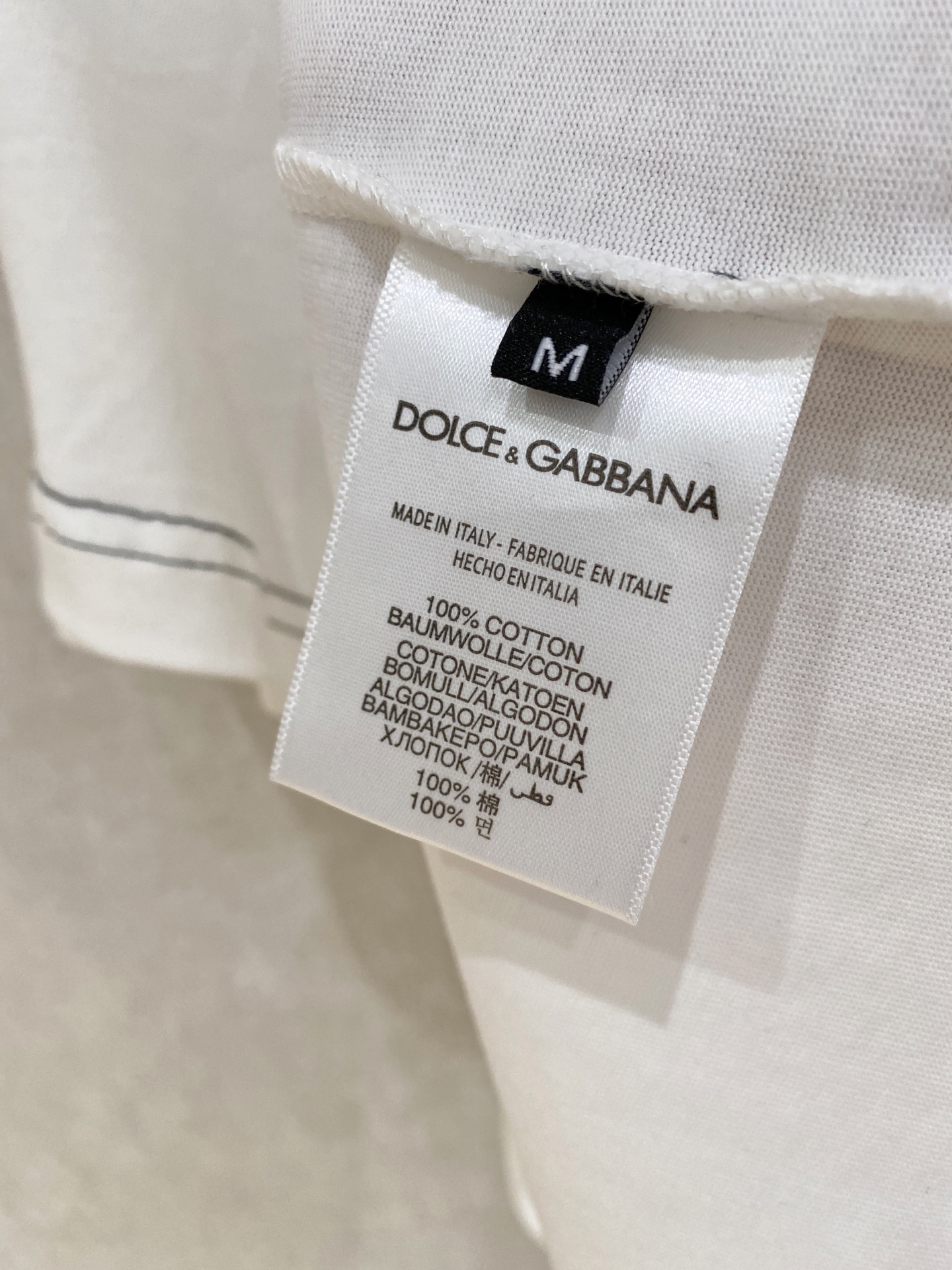 🌾退换# 杜嘉班纳D&G26春夏新品专柜首发最新款短袖圆领T恤 高端订制 设计前卫时尚！品牌logo重工