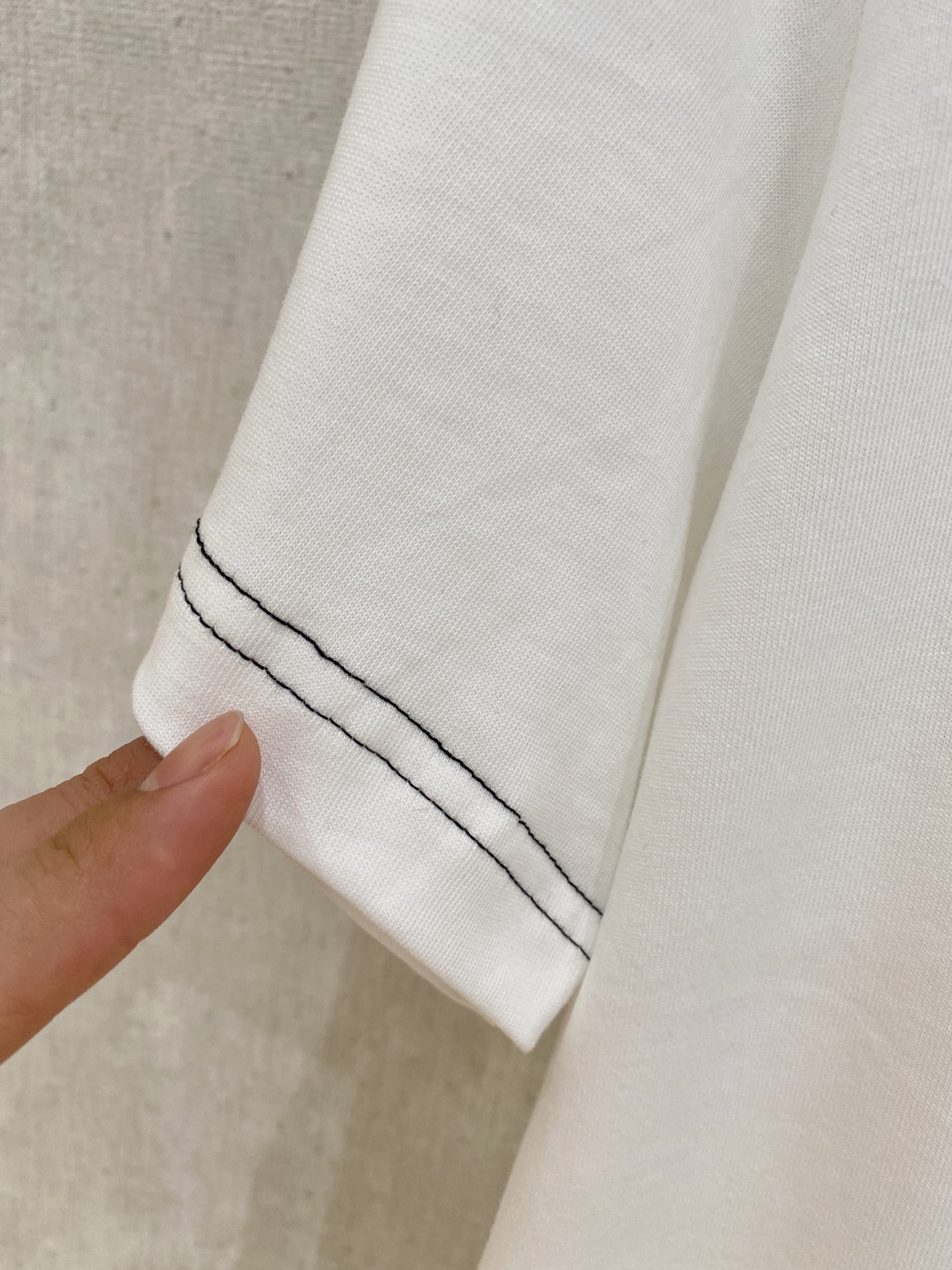 🌾退换# 杜嘉班纳D&G26春夏新品专柜首发最新款短袖圆领T恤 高端订制 设计前卫时尚！品牌logo重工