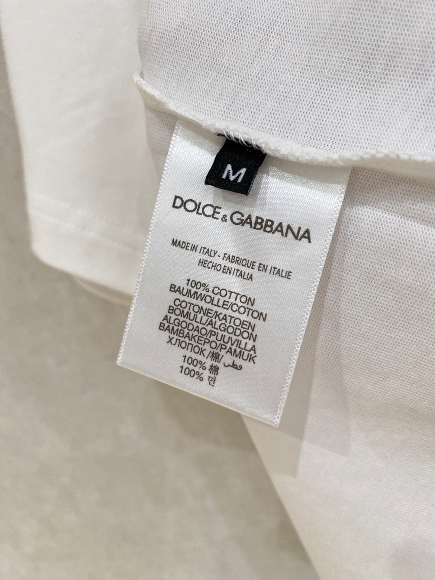 🌾退换# 杜嘉班纳D&G26春夏新品专柜首发最新款短袖圆领T恤 高端订制 设计前卫时尚！品牌logo手绘