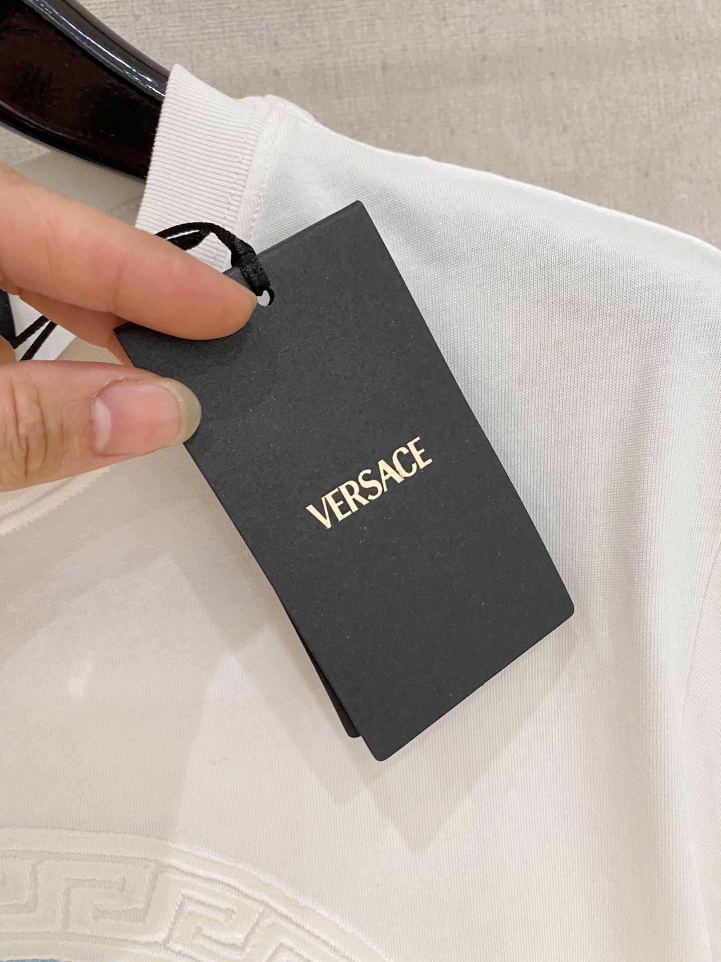 🌾退换# 瓦萨Versace26春夏新品专柜首发最新款短袖圆领T恤 高端订制 设计前卫时尚！品牌logo