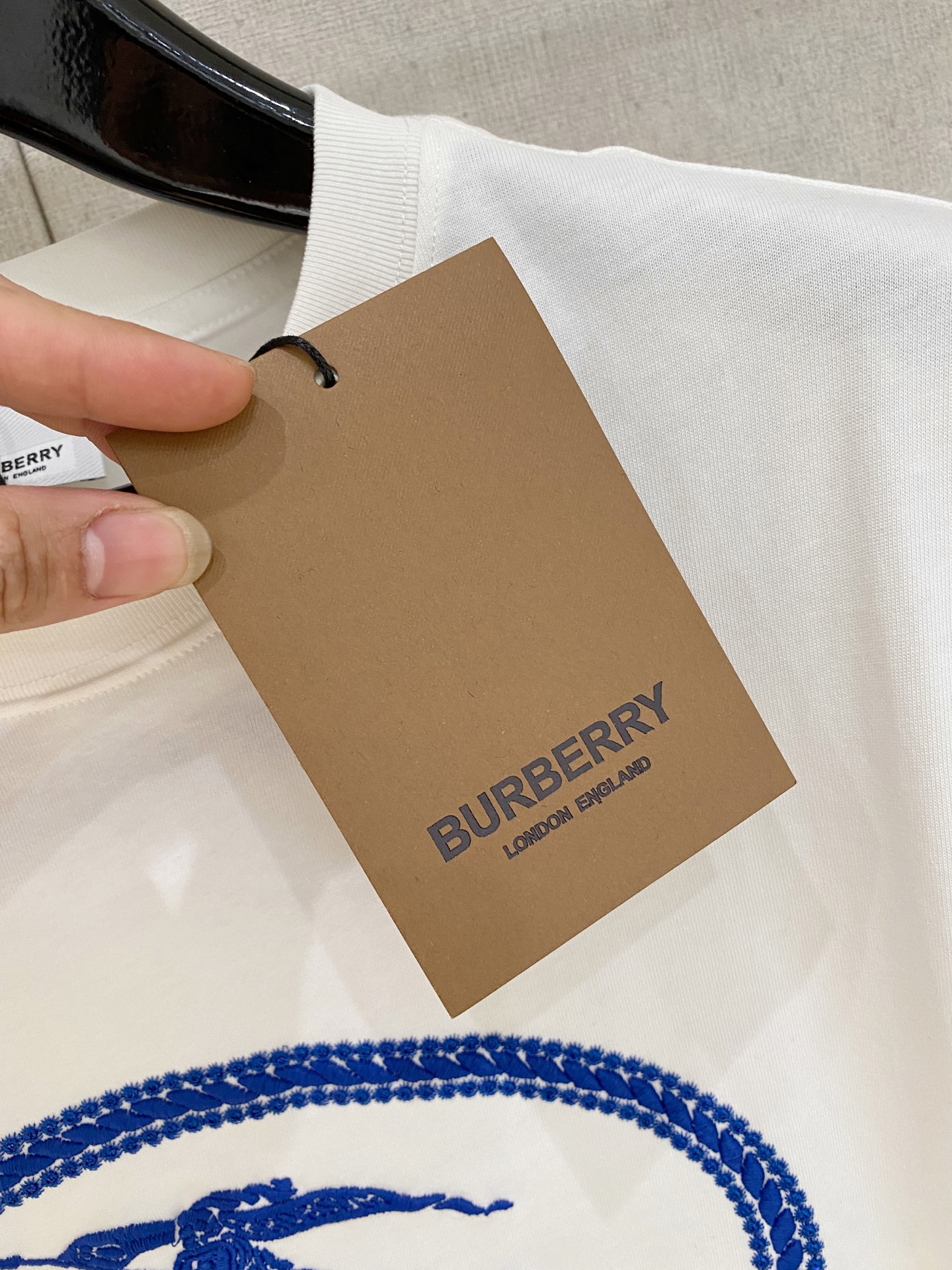 🌾退换# 巴宝莉Burberry26春夏新品专柜首发最新款短袖圆领T恤 高端订制 设计前卫时尚！品牌lo