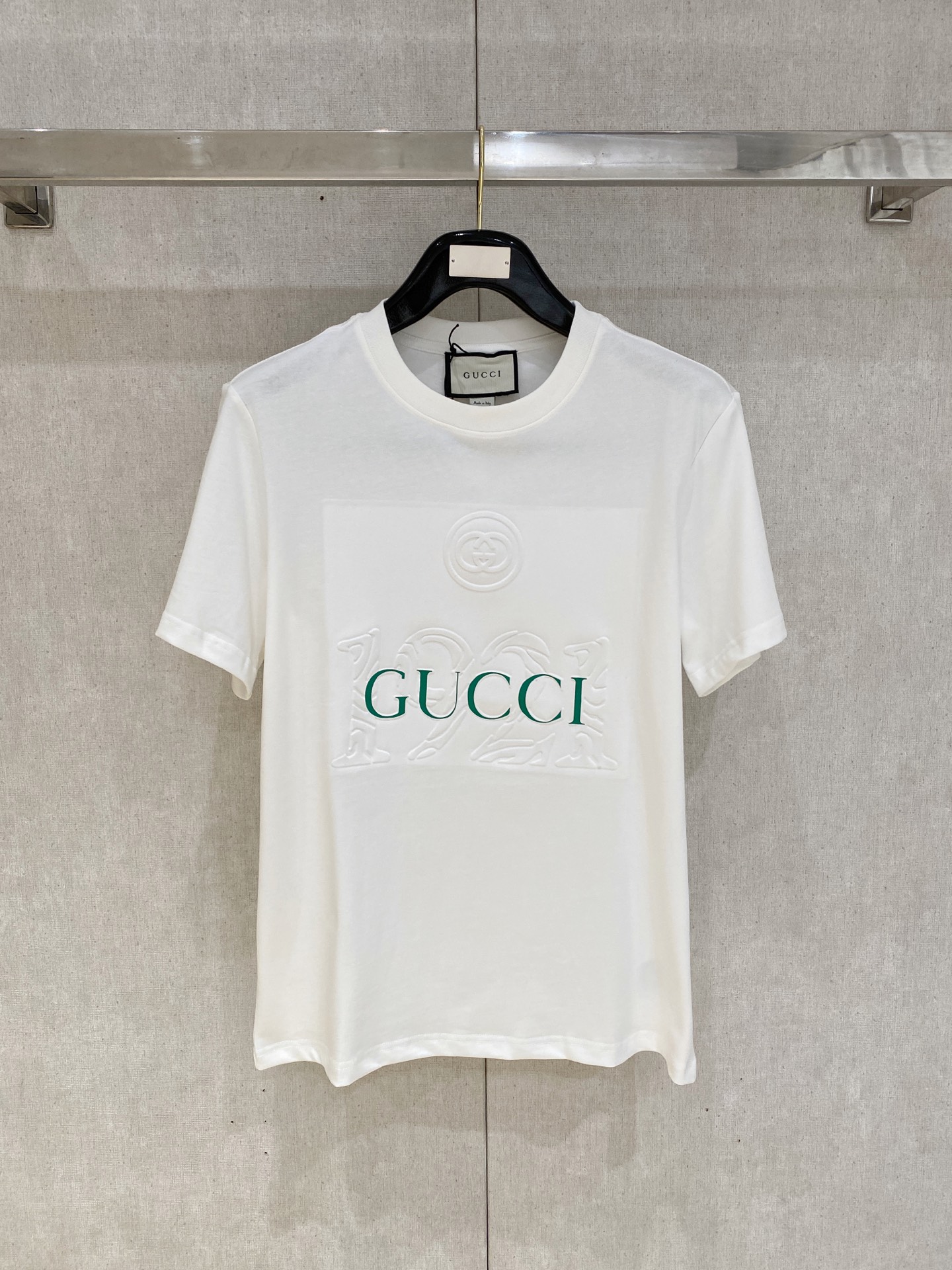 🌾退换# 古驰Gucci26春夏新品专柜首发最新款短袖圆领T恤 高端订制 设计前卫时尚！品牌logo重工