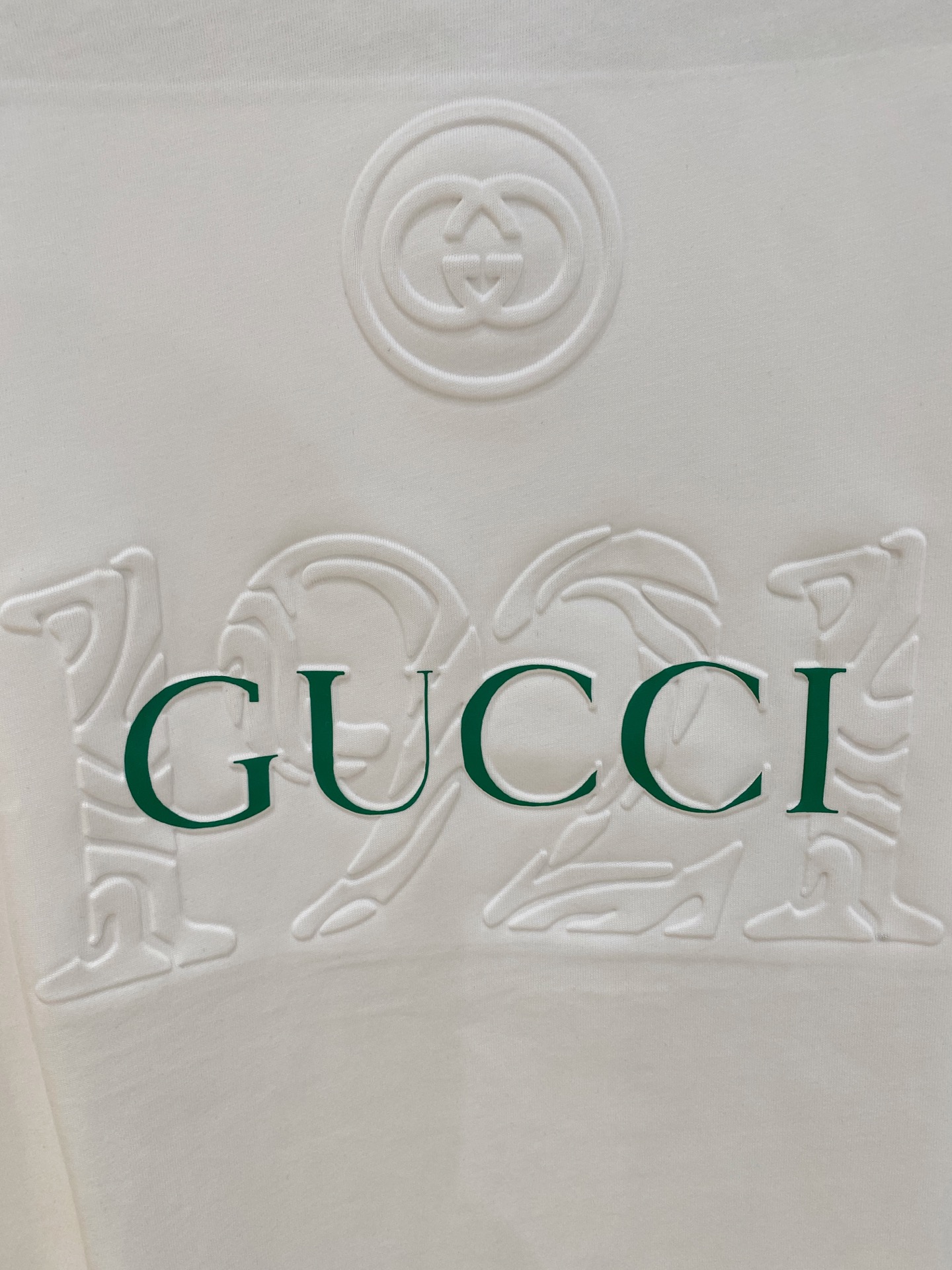 🌾退换# 古驰Gucci26春夏新品专柜首发最新款短袖圆领T恤 高端订制 设计前卫时尚！品牌logo重工