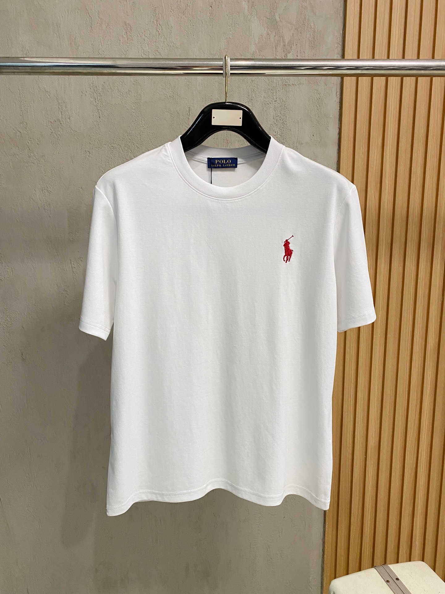 NO:727589,Support the 2026ss new fashion casual round neck casual short-sleeved products after the new year, classic element design!  There is not too much complicated craftsmanship, it is just the fusion of design and materials. Counter sizes are S-2XL, T-shirt,19860909支持年后2026ss新品时尚休闲圆领休闲短袖 经典元素设计！没有过多复杂的工艺 玩的就是设计与材质的融合 专柜尺码S-2XL,,T-shirt,,Men's clothing