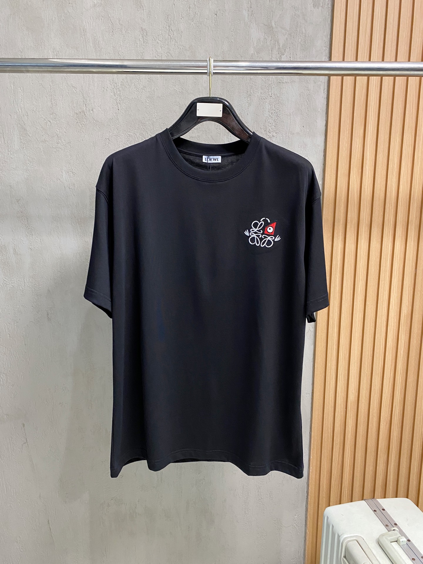 LOW罗意威2026ss夏季最新品，时尚休闲圆领短袖T恤，棉+索罗娜面料，舒适透气，顶级刺绣🪡工艺字母图