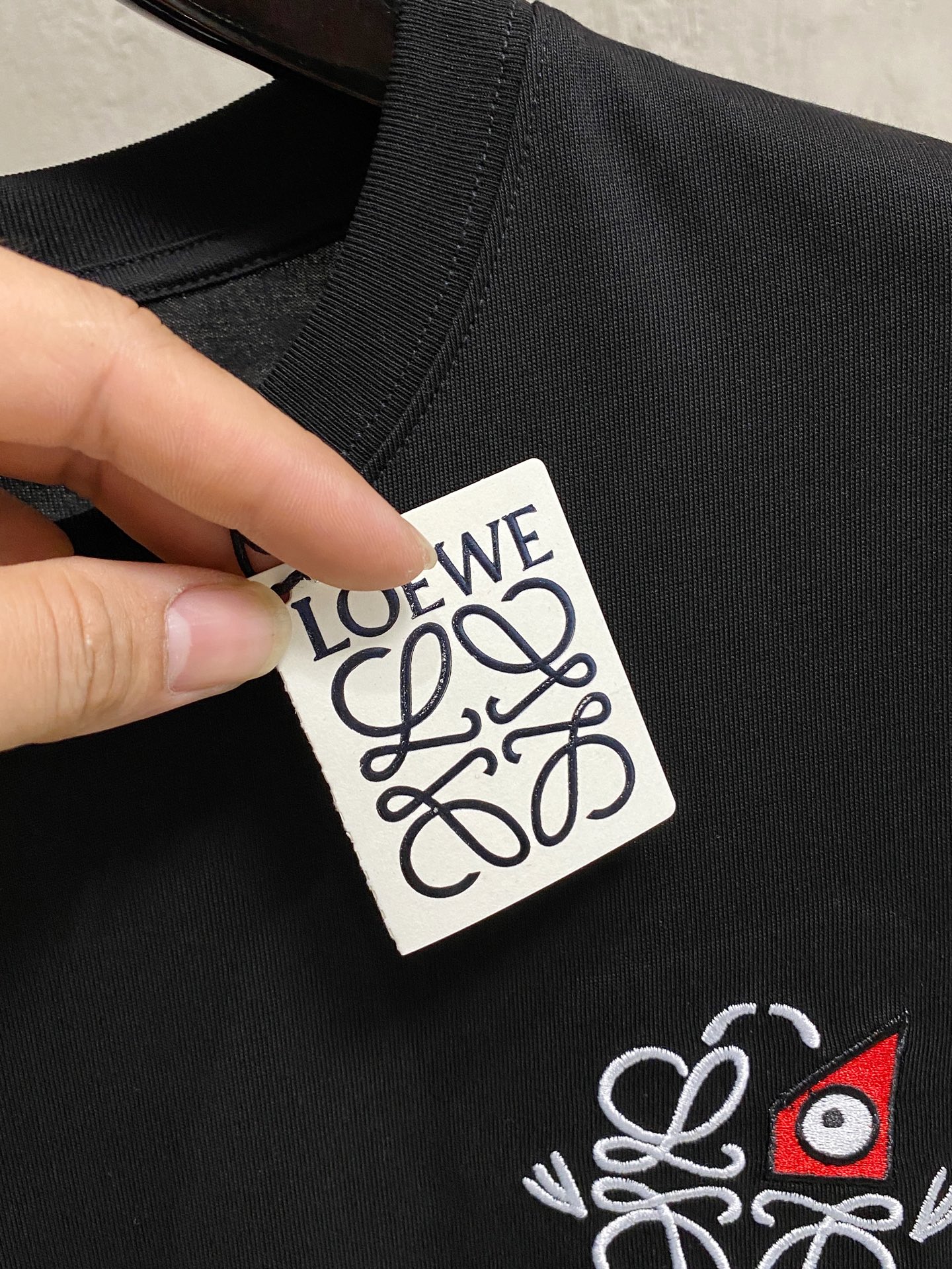 LOW罗意威2026ss夏季最新品，时尚休闲圆领短袖T恤，棉+索罗娜面料，舒适透气，顶级刺绣🪡工艺字母图