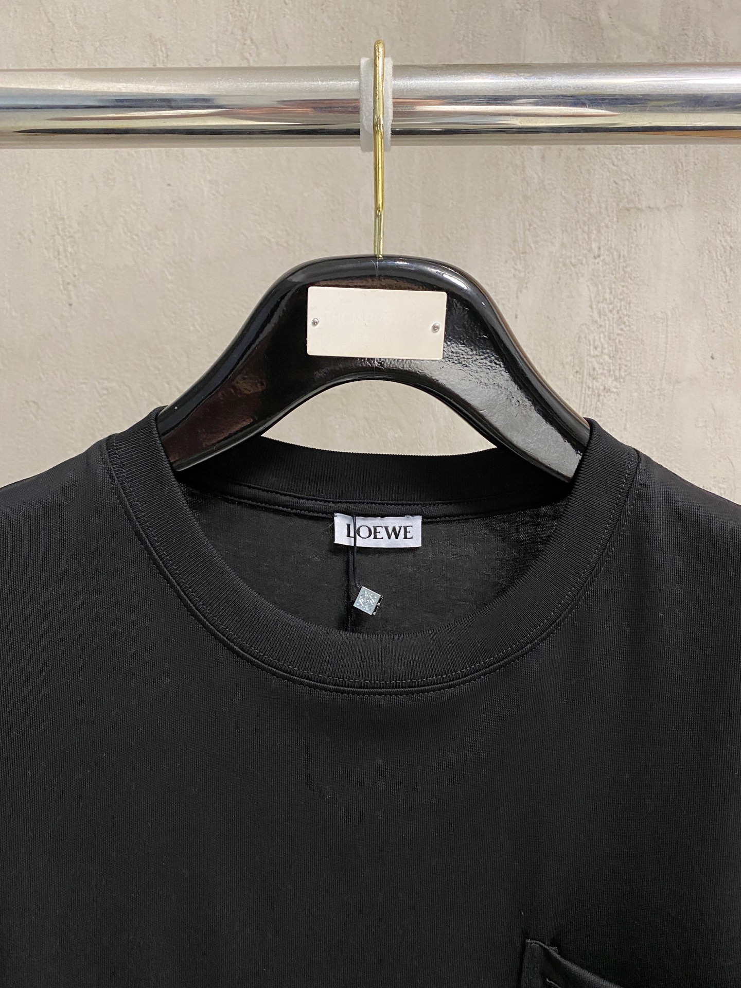 LOW罗意威2026ss夏季最新品，时尚休闲圆领短袖T恤，棉+索罗娜面料，舒适透气，顶级刺绣🪡工艺字母图