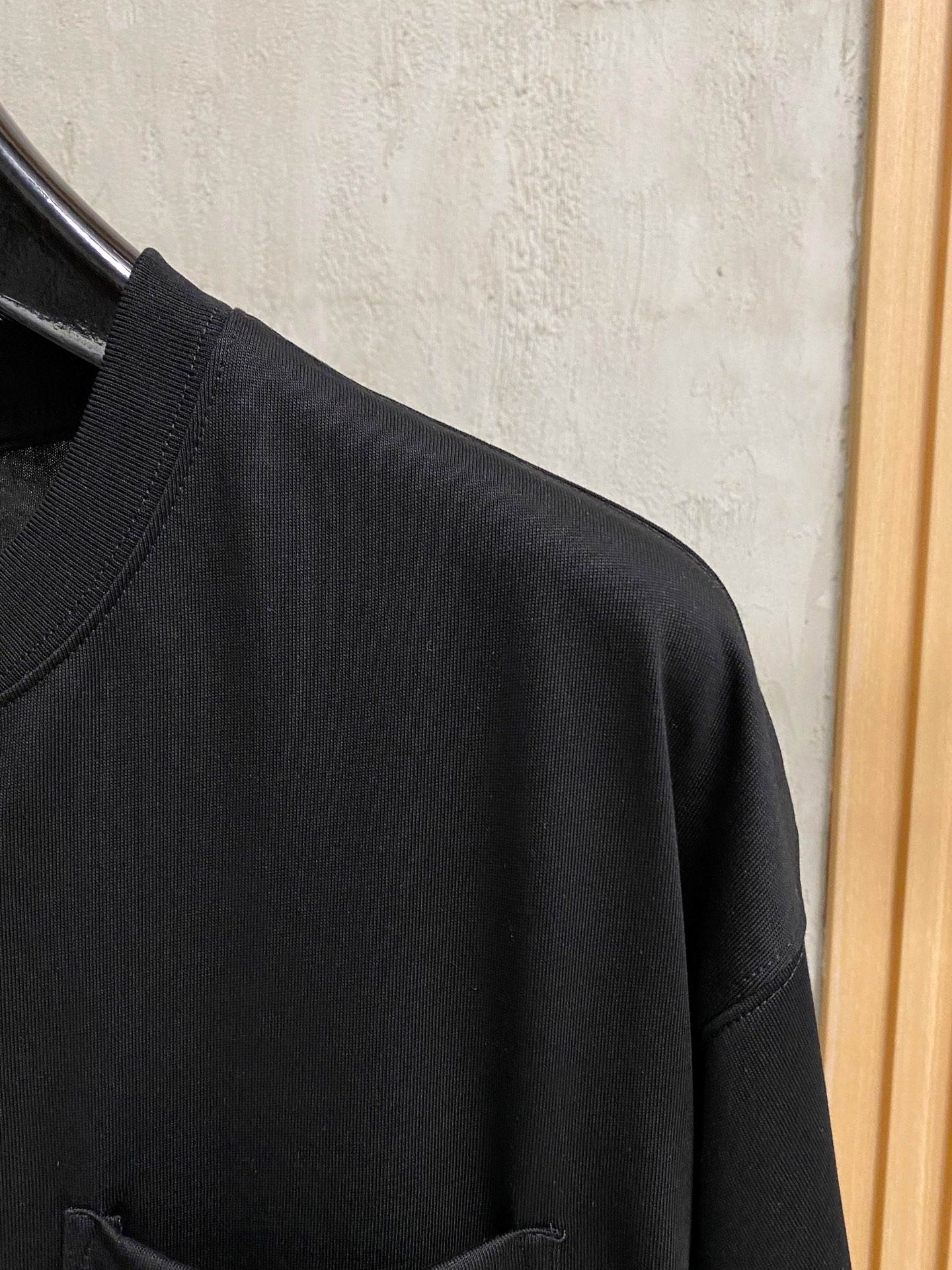 LOW罗意威2026ss夏季最新品，时尚休闲圆领短袖T恤，棉+索罗娜面料，舒适透气，顶级刺绣🪡工艺字母图