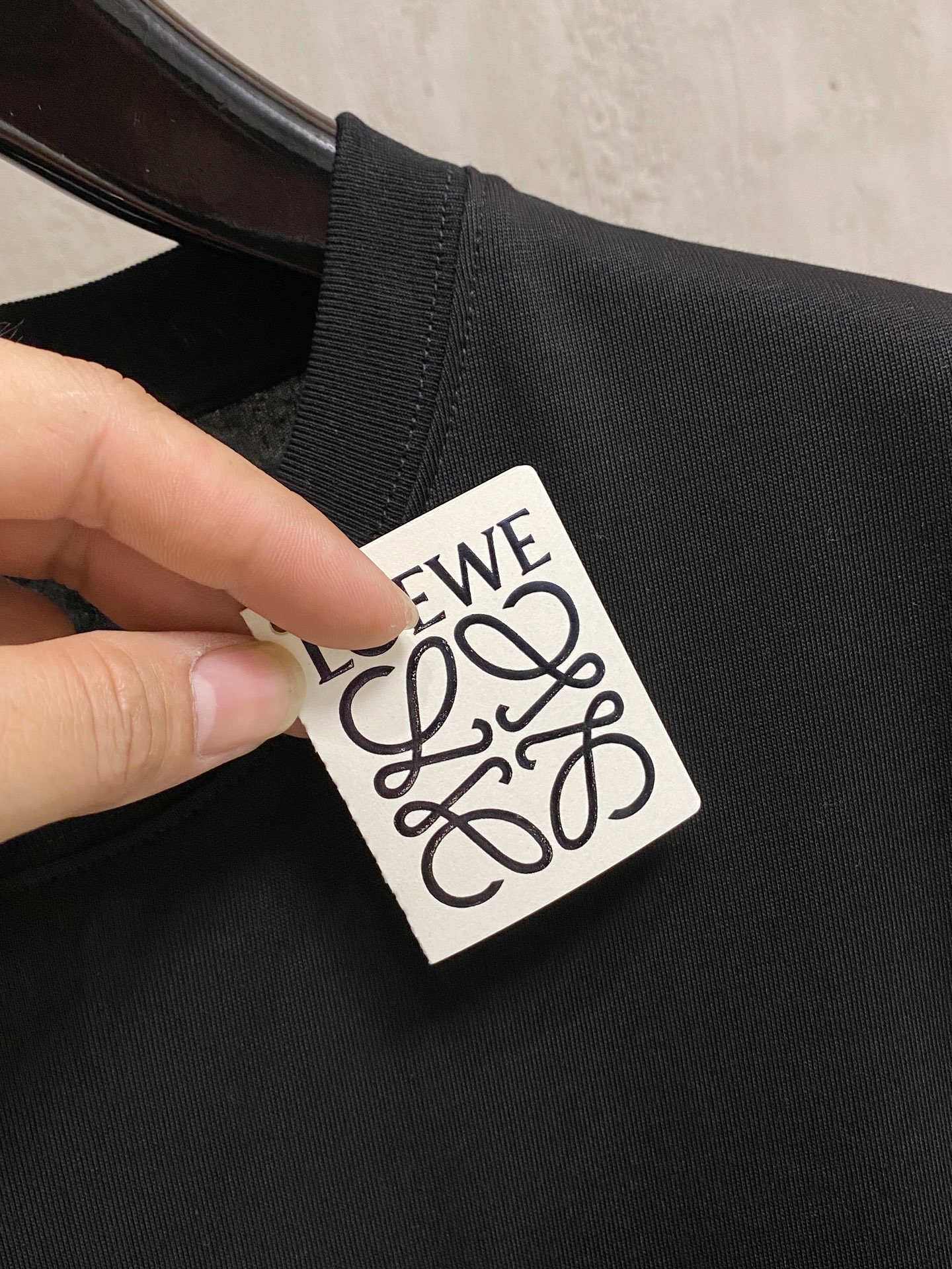 LOW罗意威2026ss夏季最新品，时尚休闲圆领短袖T恤，棉+索罗娜面料，舒适透气，顶级刺绣🪡工艺字母图