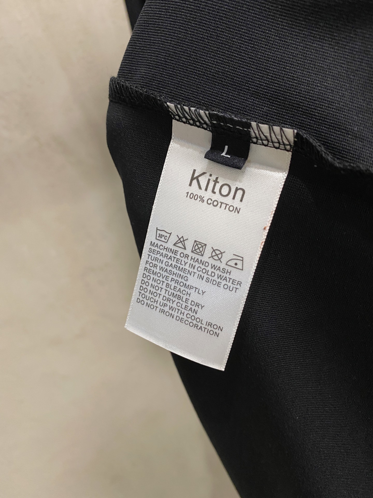 KITON家2026ss夏季最新品，专柜同步有售，时尚休闲圆领短袖T恤，采用进口原版面料，棉+索罗娜面料