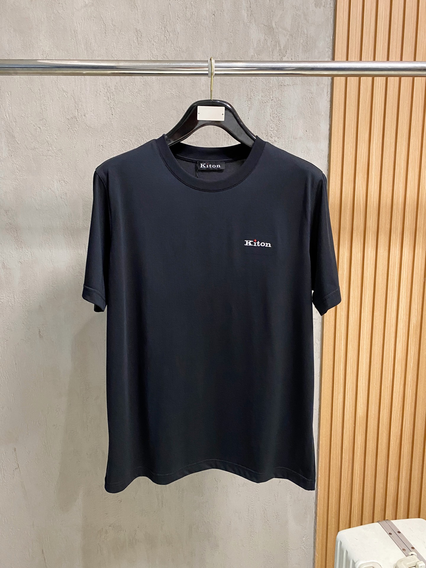 KITON家2026ss夏季最新品，专柜同步有售，时尚休闲圆领短袖T恤，采用进口原版面料，棉+索罗娜面料