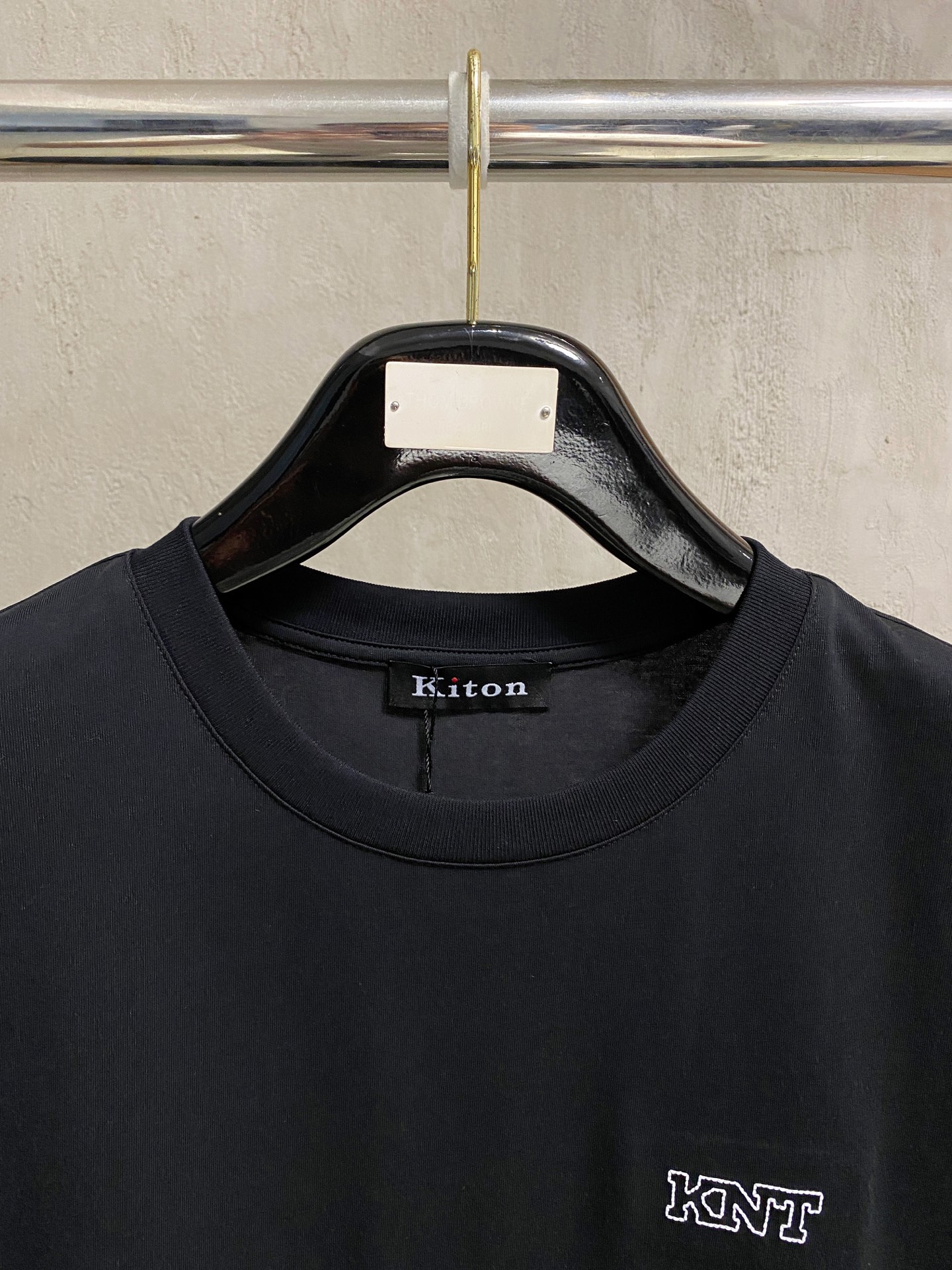 KITON家2026ss夏季最新品，专柜同步有售，时尚休闲圆领短袖T恤，采用进口原版面料，棉+索罗娜面料