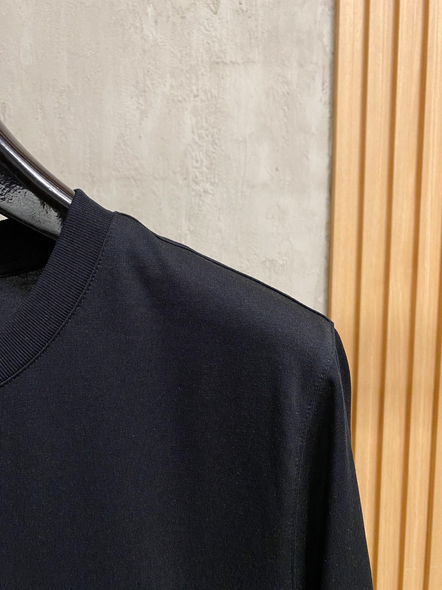 KITON家2026ss夏季最新品，专柜同步有售，时尚休闲圆领短袖T恤，采用进口原版面料，棉+索罗娜面料