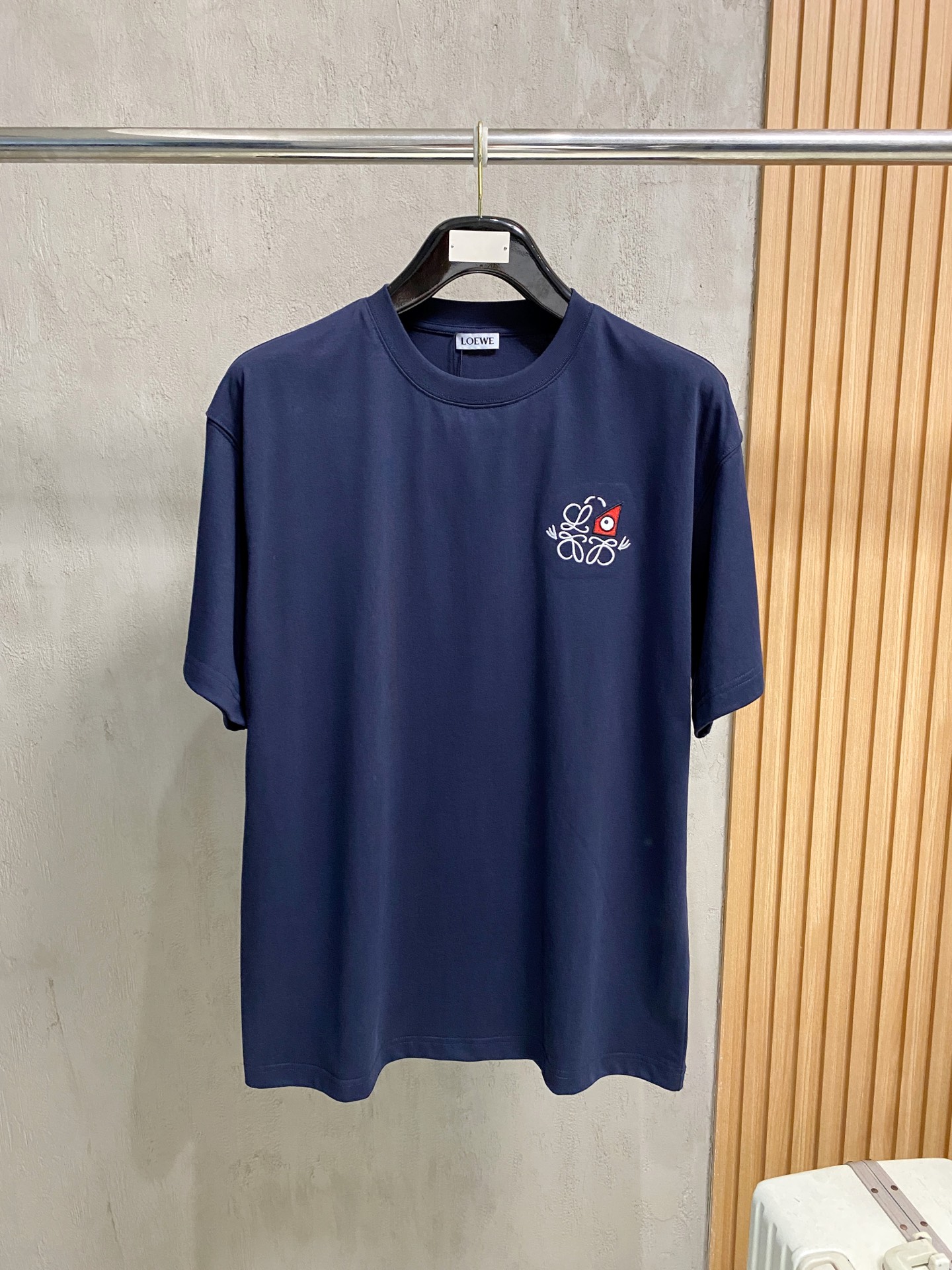 LOW罗意威2026ss夏季最新品，时尚休闲圆领短袖T恤，棉+索罗娜面料，舒适透气，顶级刺绣🪡工艺字母图