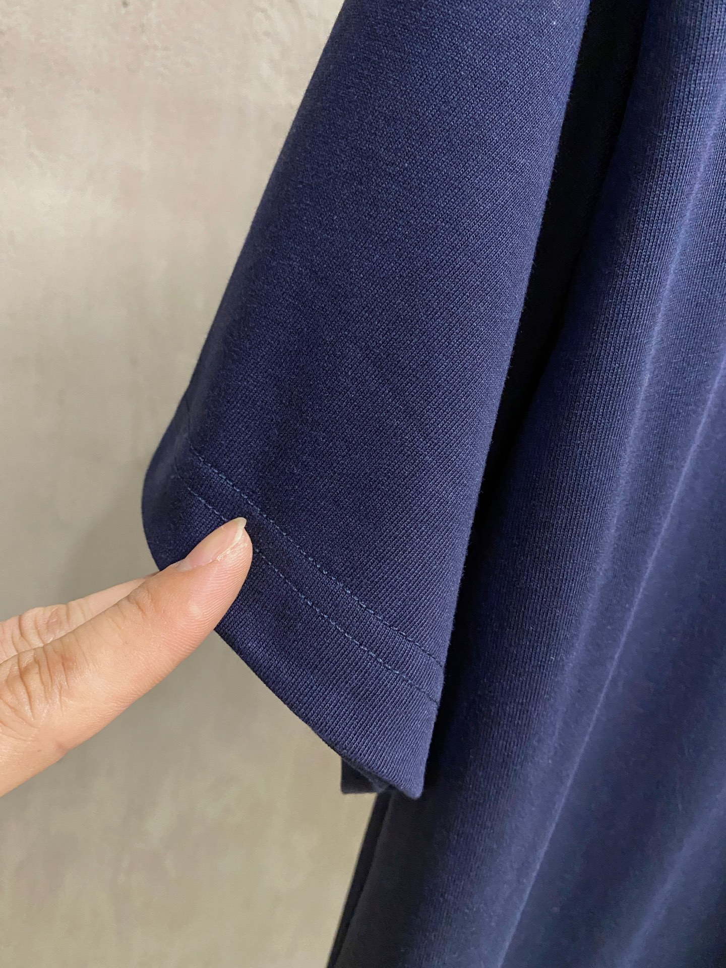 LOW罗意威2026ss夏季最新品，时尚休闲圆领短袖T恤，棉+索罗娜面料，舒适透气，顶级刺绣🪡工艺字母图