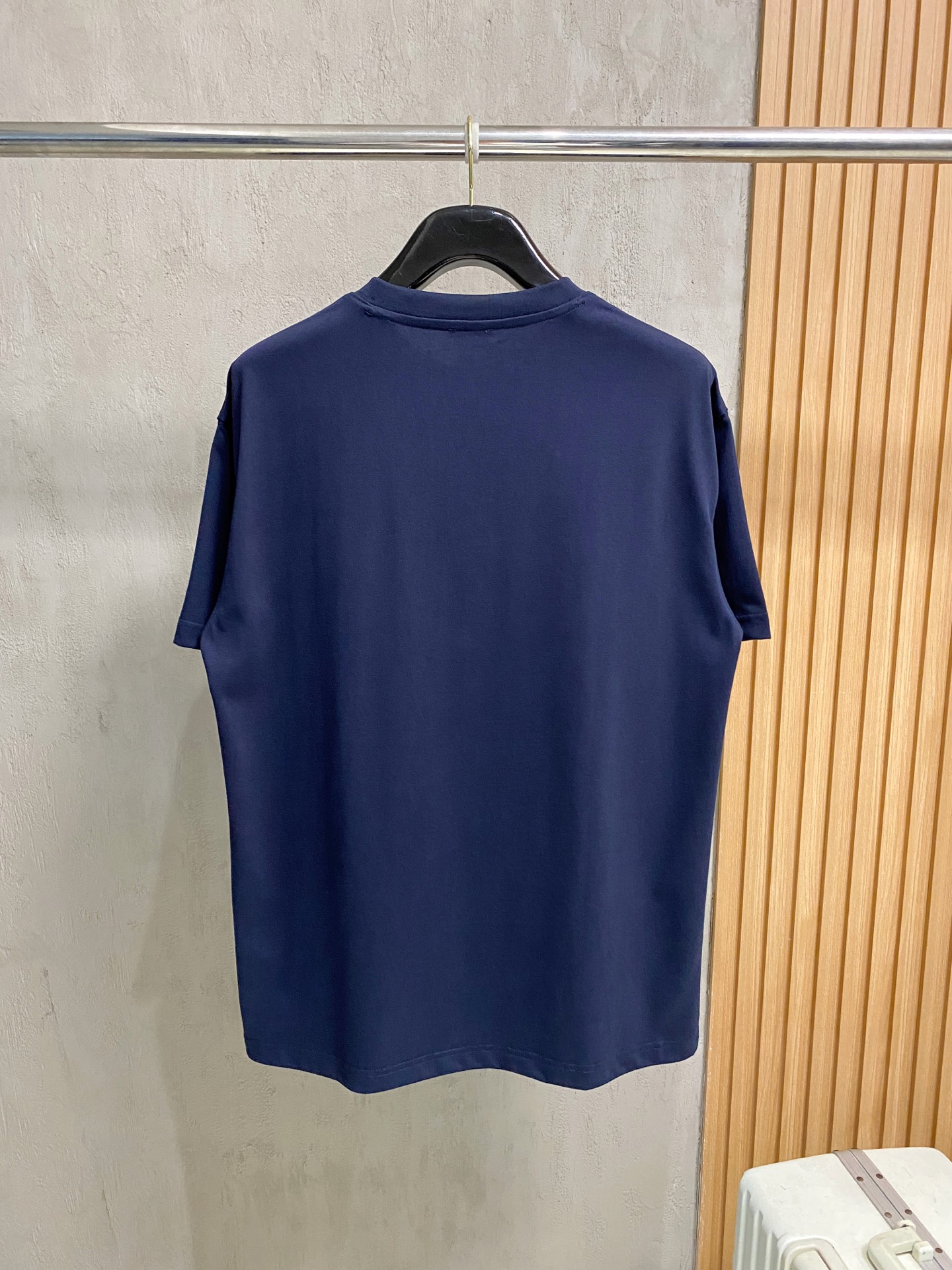 LOW罗意威2026ss夏季最新品，时尚休闲圆领短袖T恤，棉+索罗娜面料，舒适透气，顶级刺绣🪡工艺字母图