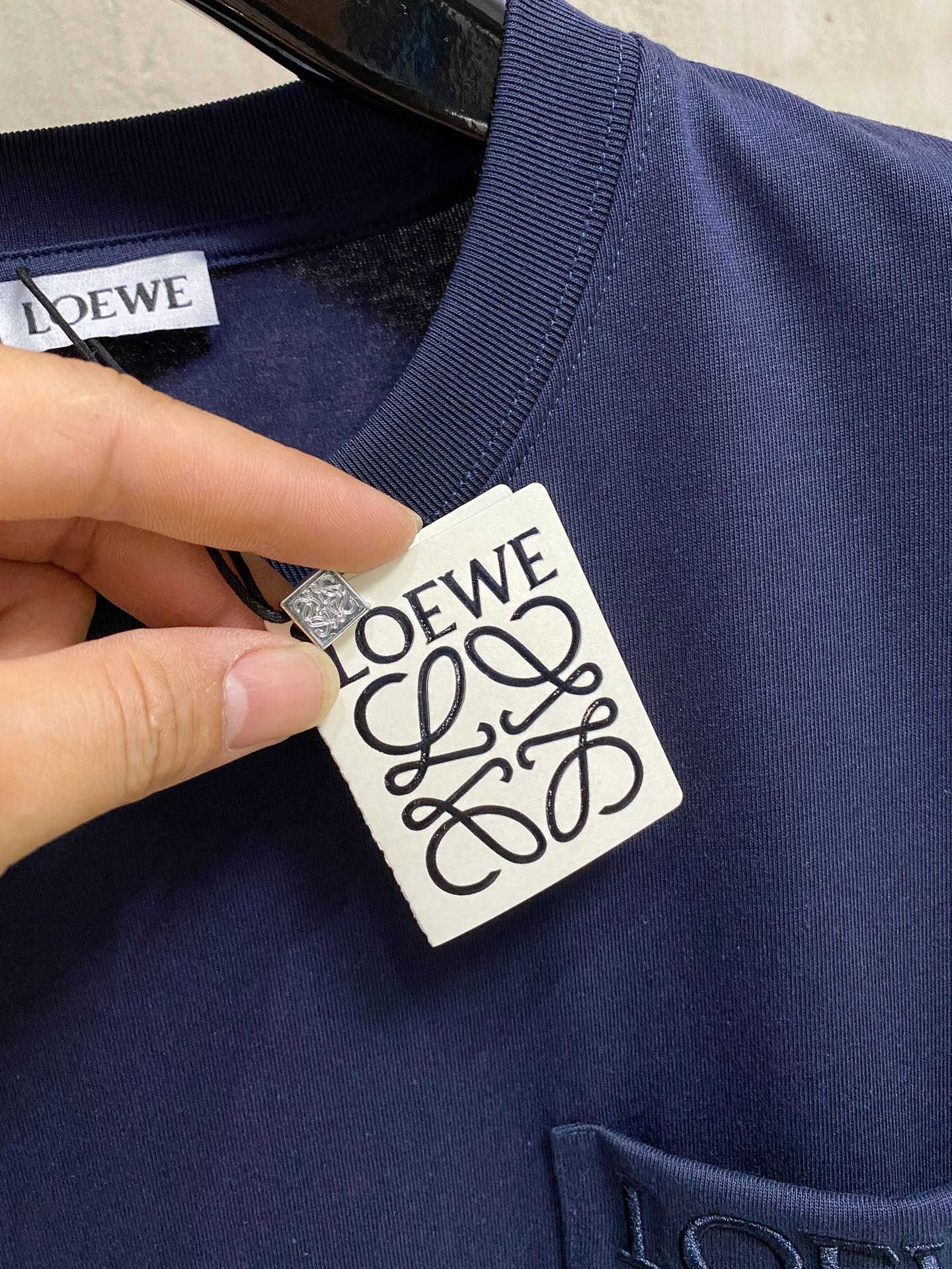 LOW罗意威2026ss夏季最新品，时尚休闲圆领短袖T恤，棉+索罗娜面料，舒适透气，顶级刺绣🪡工艺字母图