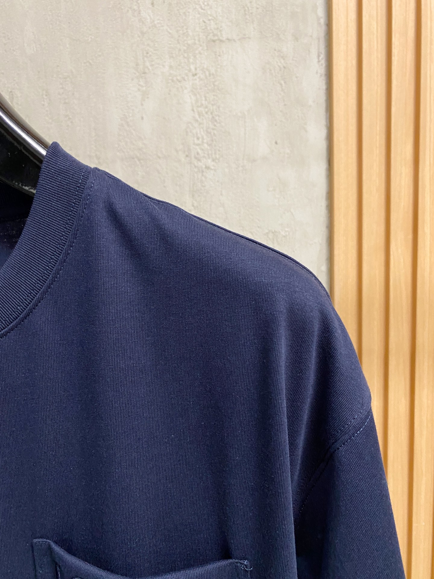 LOW罗意威2026ss夏季最新品，时尚休闲圆领短袖T恤，棉+索罗娜面料，舒适透气，顶级刺绣🪡工艺字母图