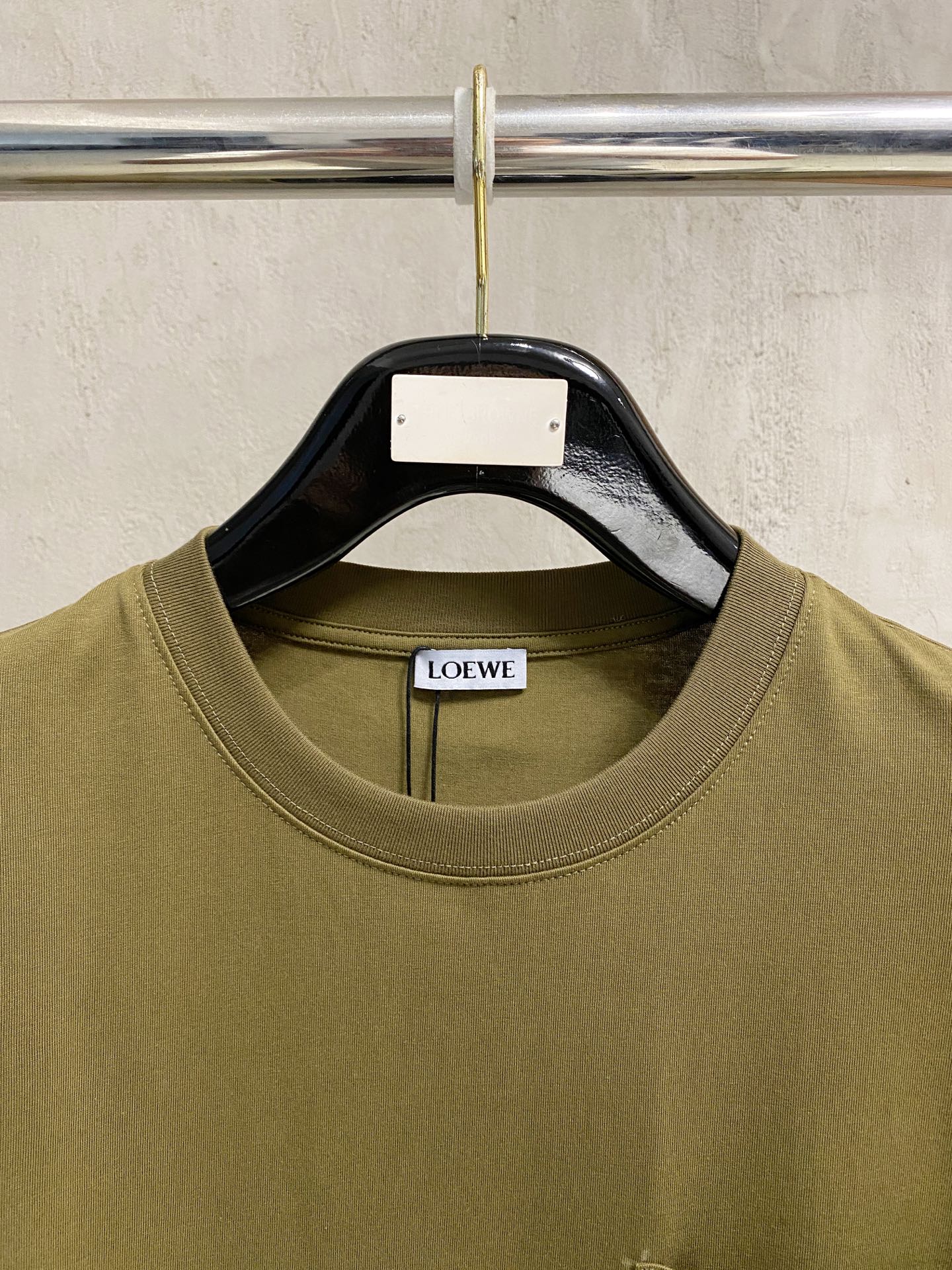 LOW罗意威2026ss夏季最新品，时尚休闲圆领短袖T恤，棉+索罗娜面料，舒适透气，顶级刺绣🪡工艺字母图