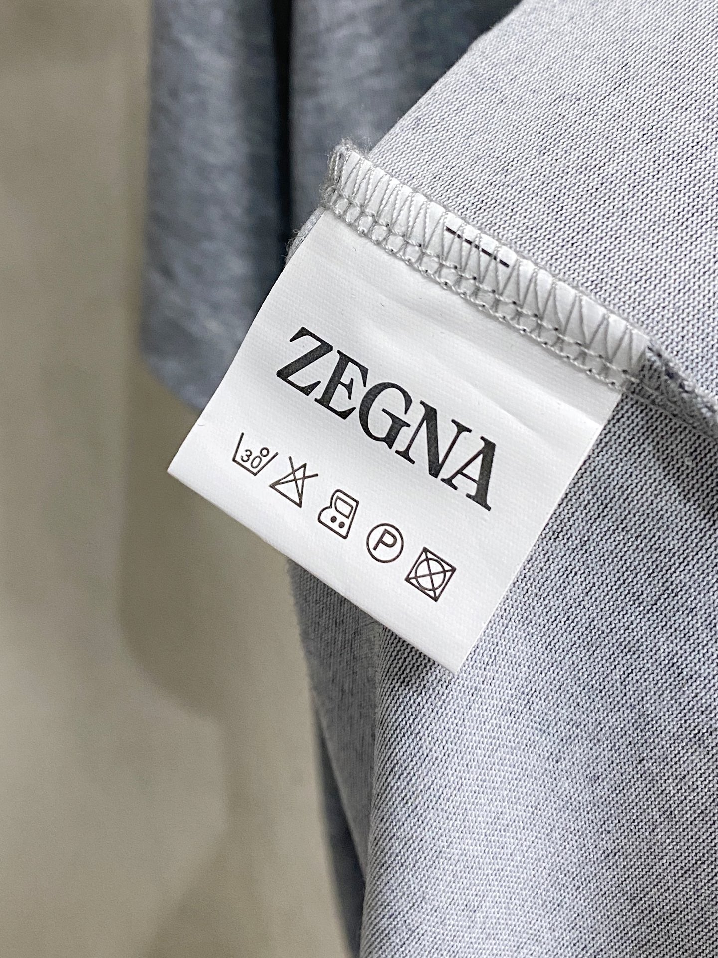 ZZ杰尼亚2026ss夏季最新品，专柜同步有售，时尚休闲圆领短袖T恤，采用进口原版面料，棉+索罗娜面料，