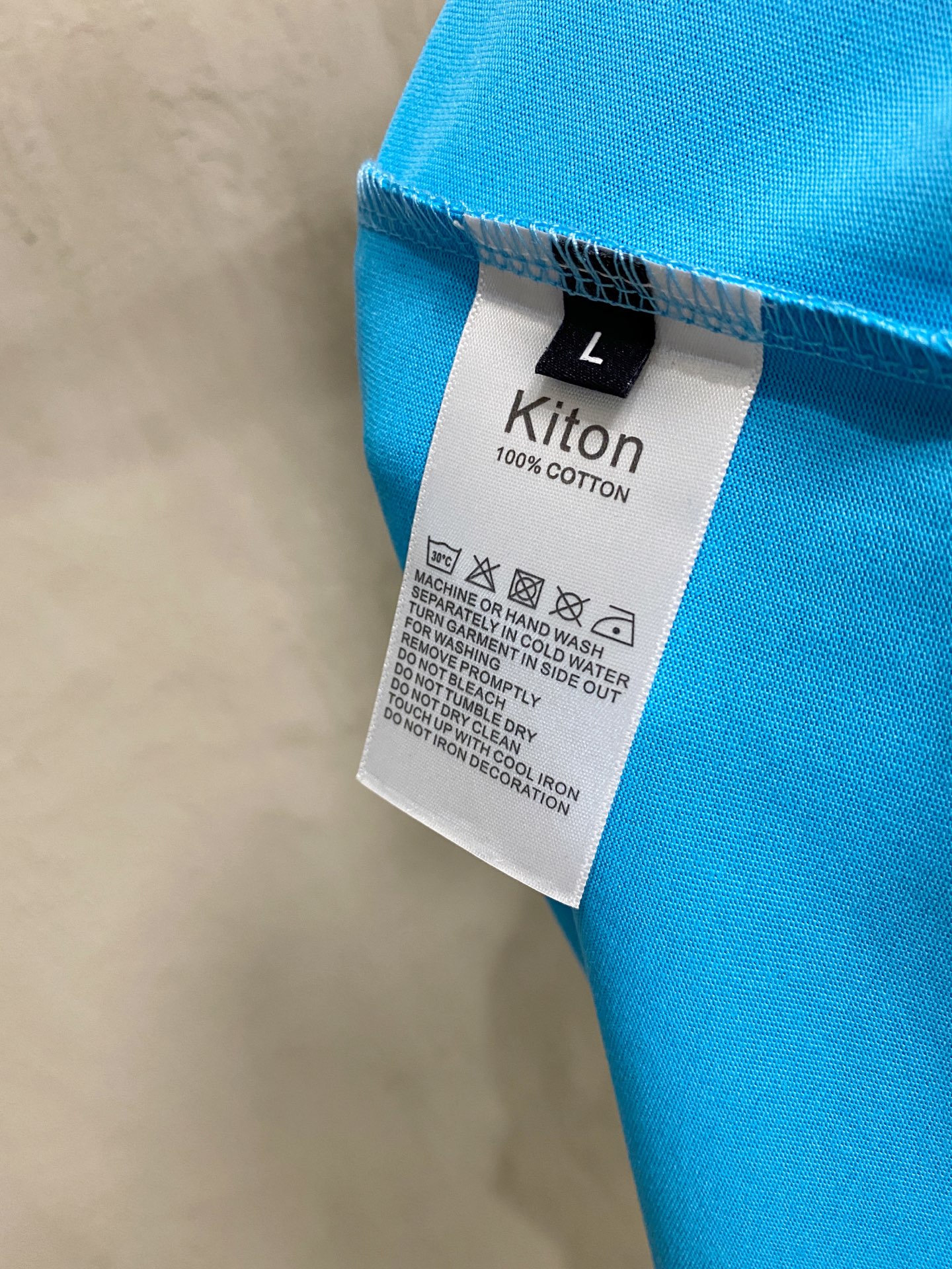 KITON家2026ss夏季最新品，专柜同步有售，时尚休闲圆领短袖T恤，采用进口原版面料，棉+索罗娜面料