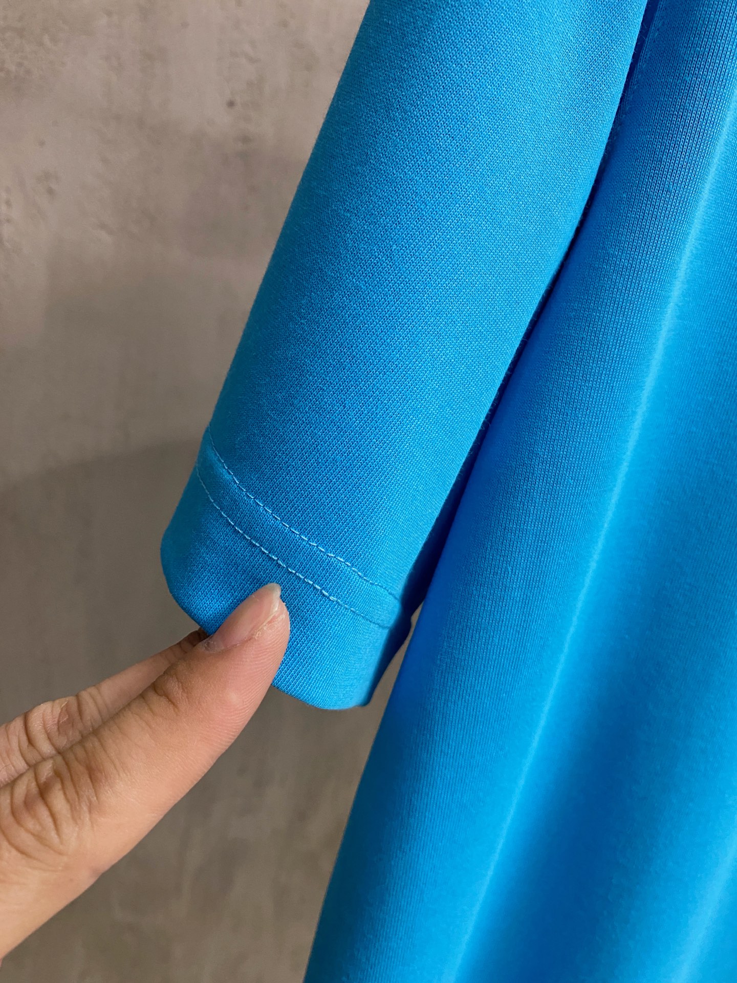 KITON家2026ss夏季最新品，专柜同步有售，时尚休闲圆领短袖T恤，采用进口原版面料，棉+索罗娜面料