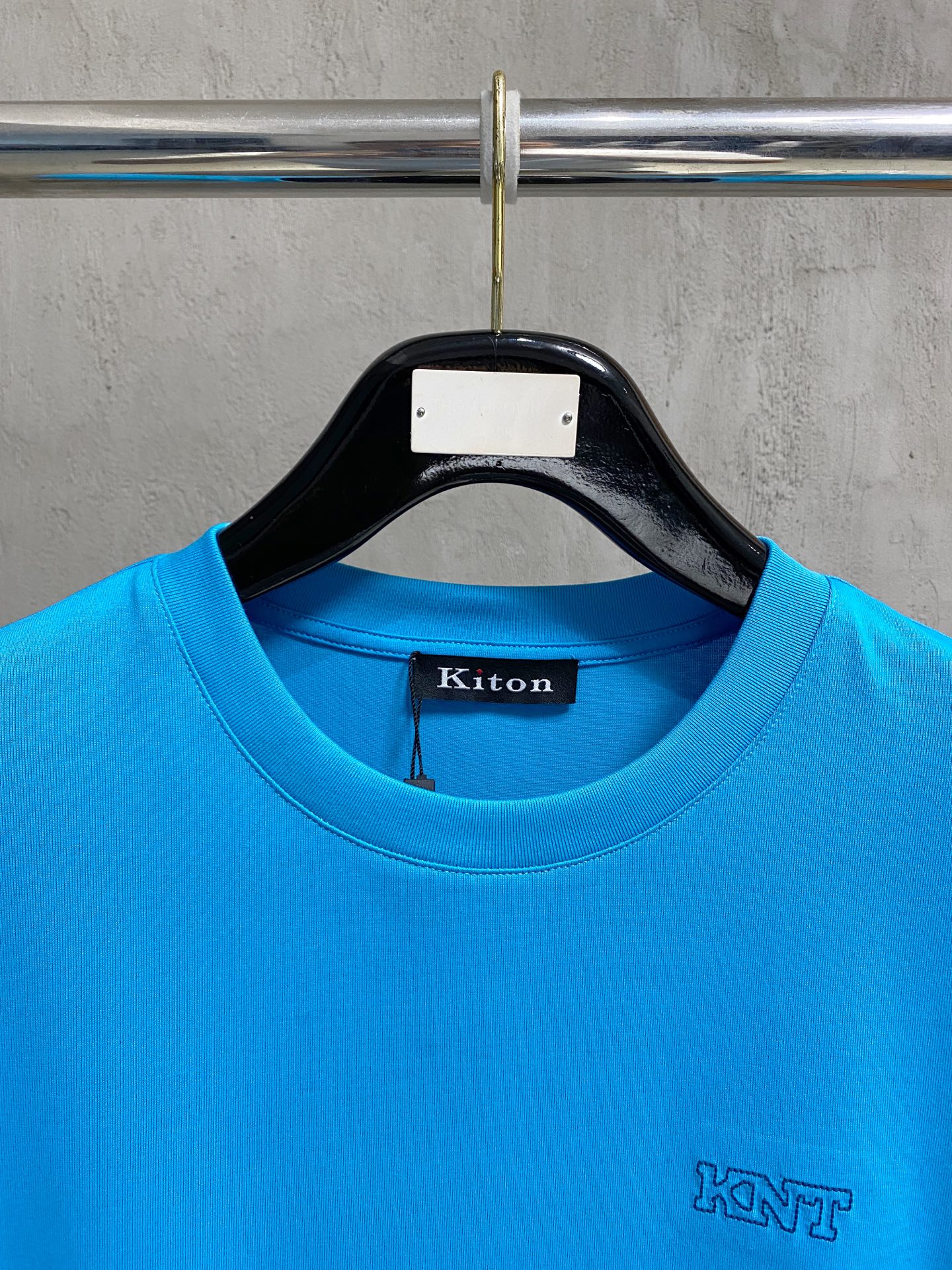 KITON家2026ss夏季最新品，专柜同步有售，时尚休闲圆领短袖T恤，采用进口原版面料，棉+索罗娜面料
