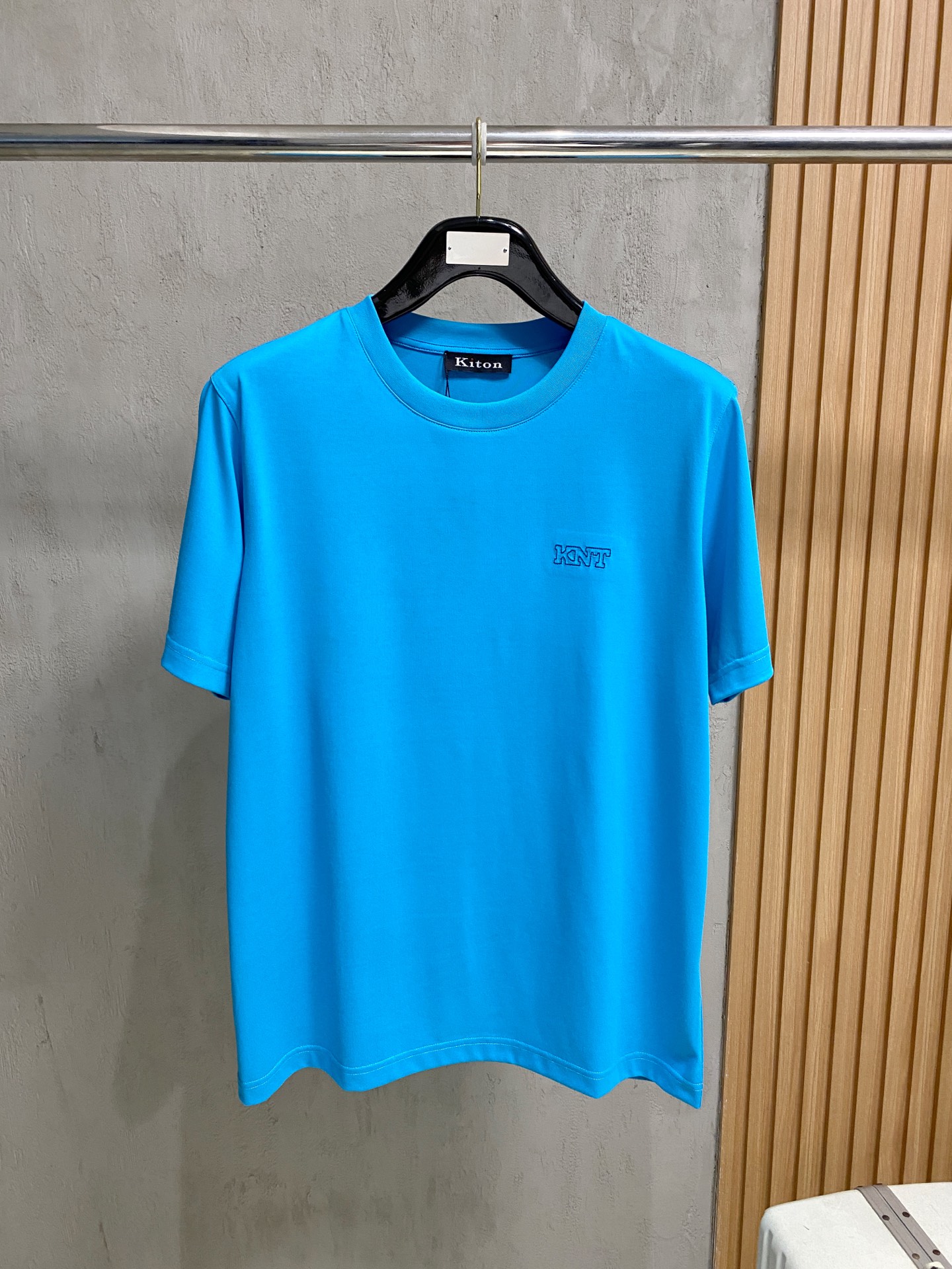 KITON家2026ss夏季最新品，专柜同步有售，时尚休闲圆领短袖T恤，采用进口原版面料，棉+索罗娜面料