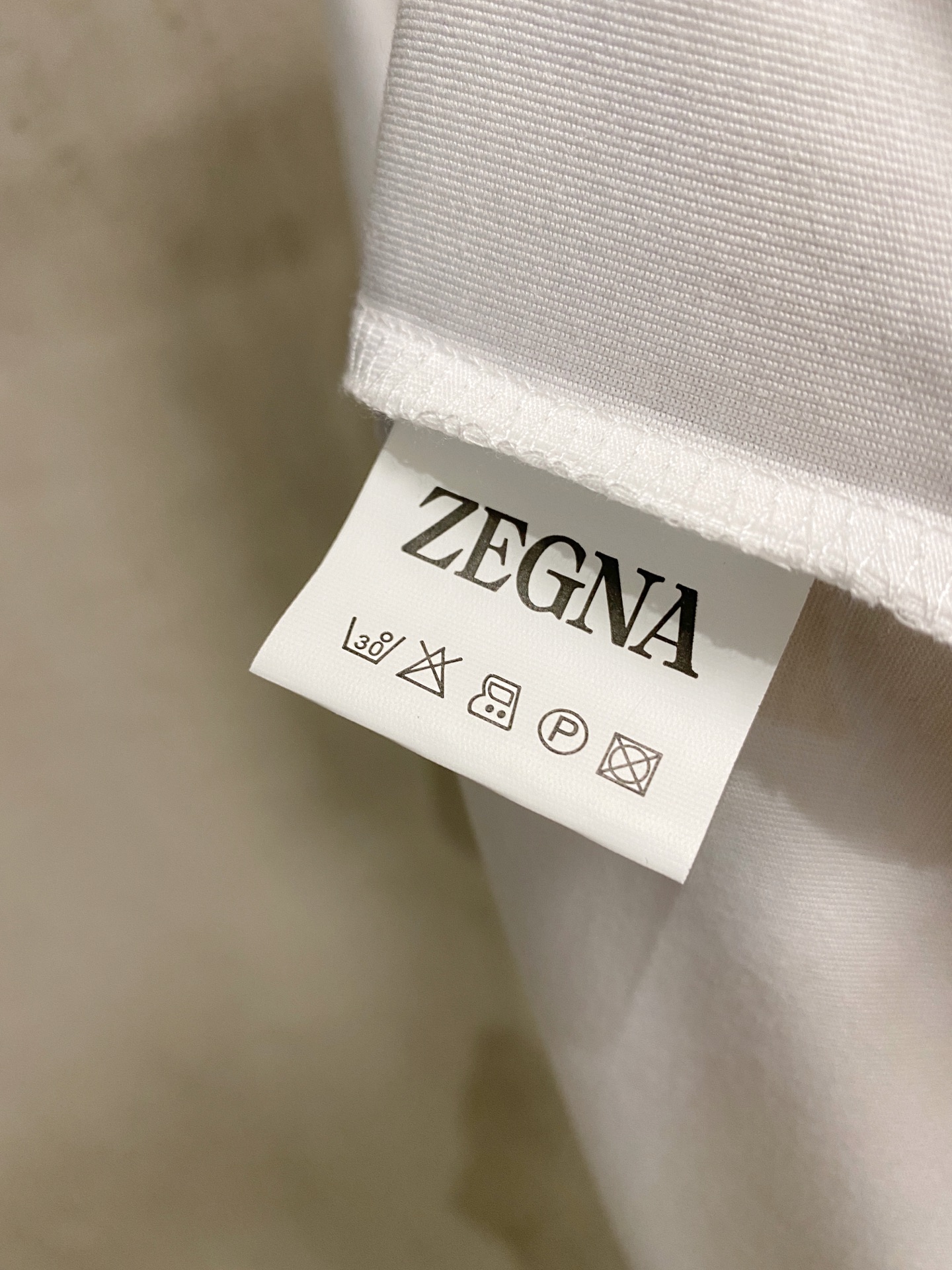 ZZ杰尼亚2026ss夏季最新品，专柜同步有售，时尚休闲圆领短袖T恤，采用进口原版面料，棉+索罗娜面料，