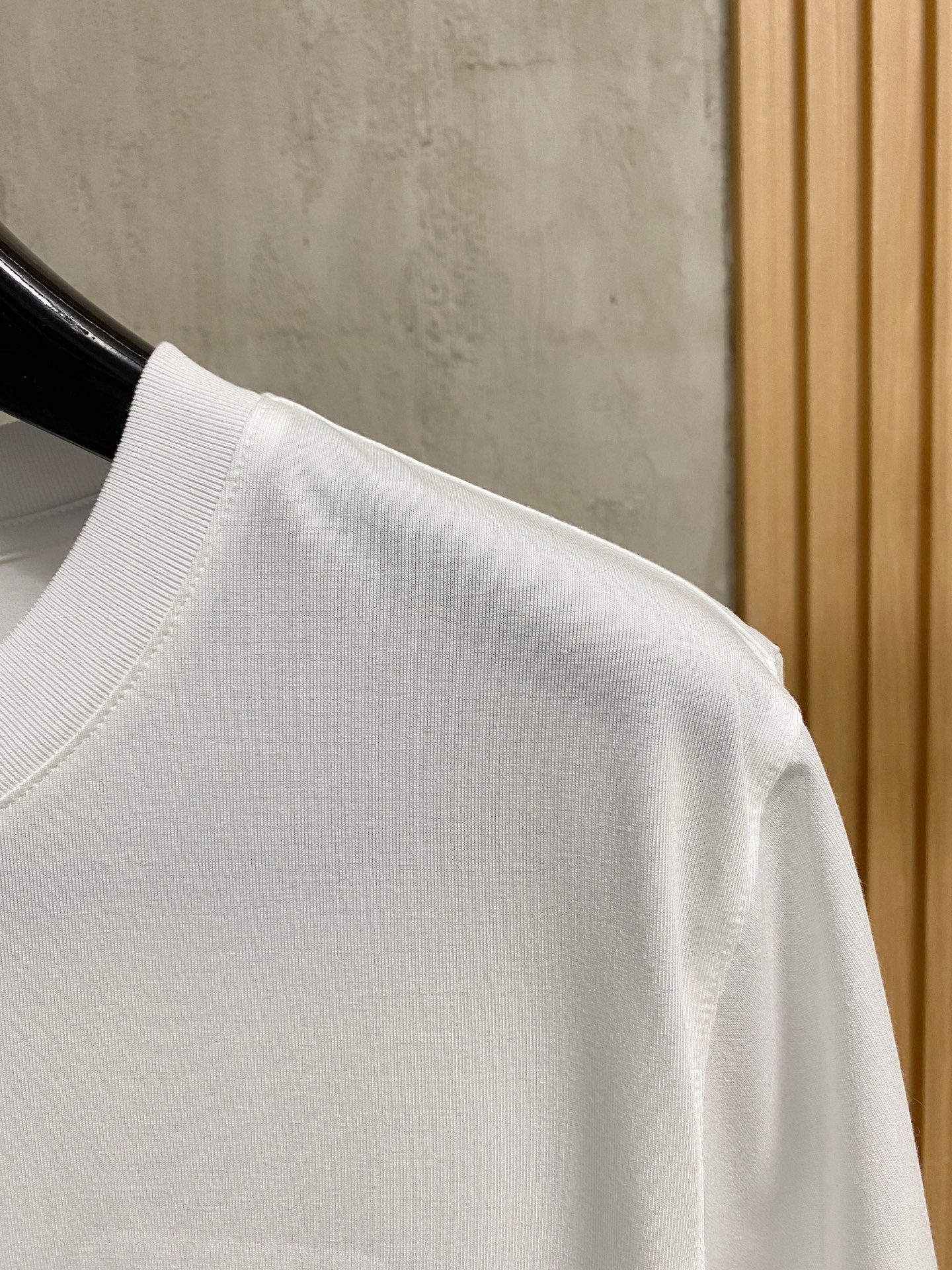 KITON家2026ss夏季最新品，专柜同步有售，时尚休闲圆领短袖T恤，采用进口原版面料，棉+索罗娜面料