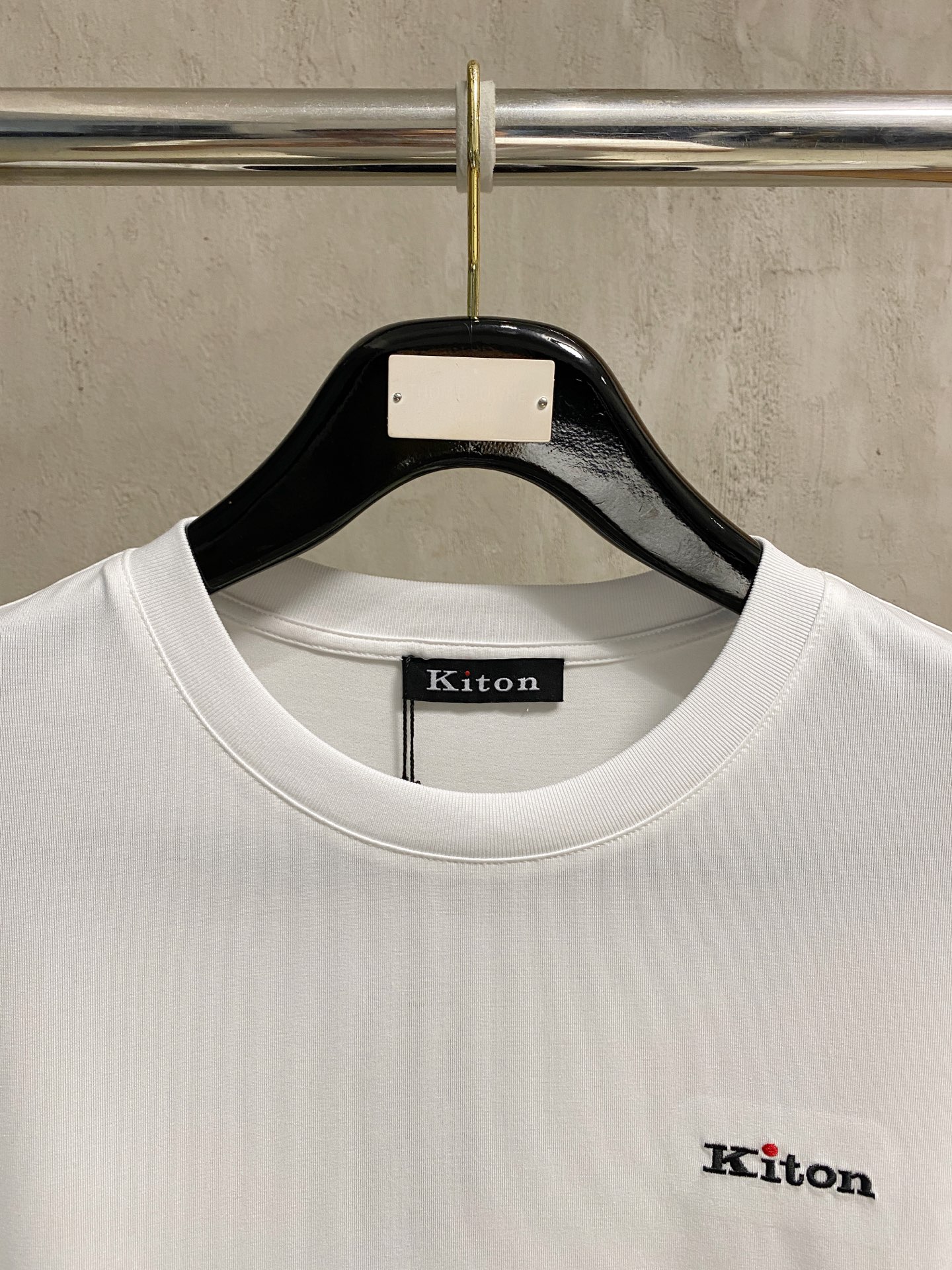 KITON家2026ss夏季最新品，专柜同步有售，时尚休闲圆领短袖T恤，采用进口原版面料，棉+索罗娜面料