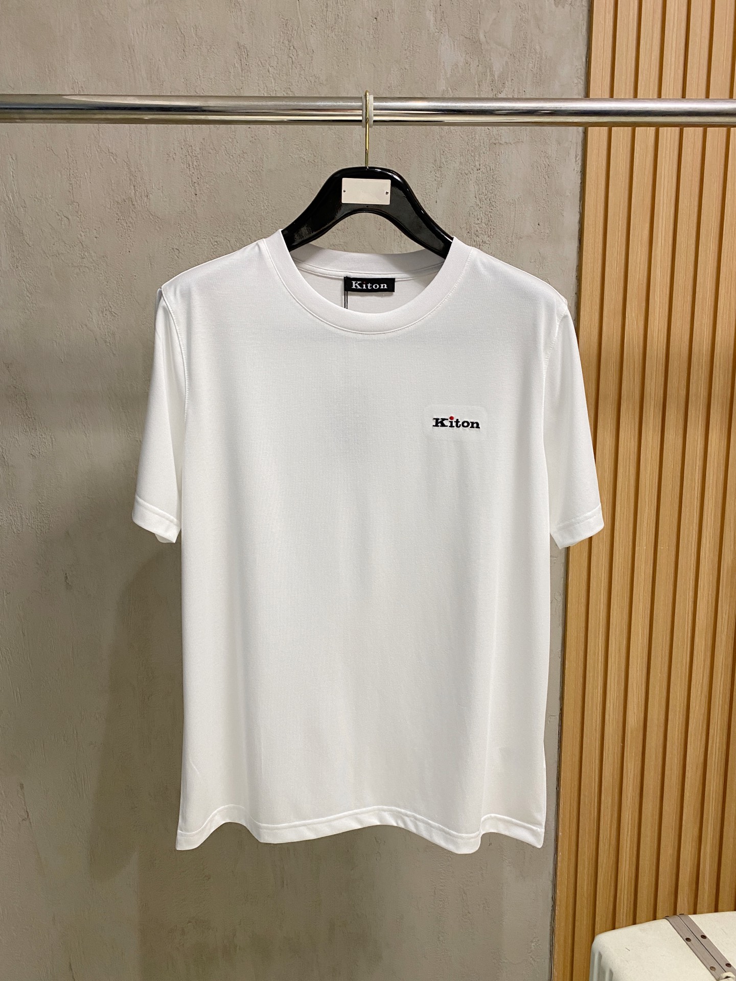 KITON家2026ss夏季最新品，专柜同步有售，时尚休闲圆领短袖T恤，采用进口原版面料，棉+索罗娜面料