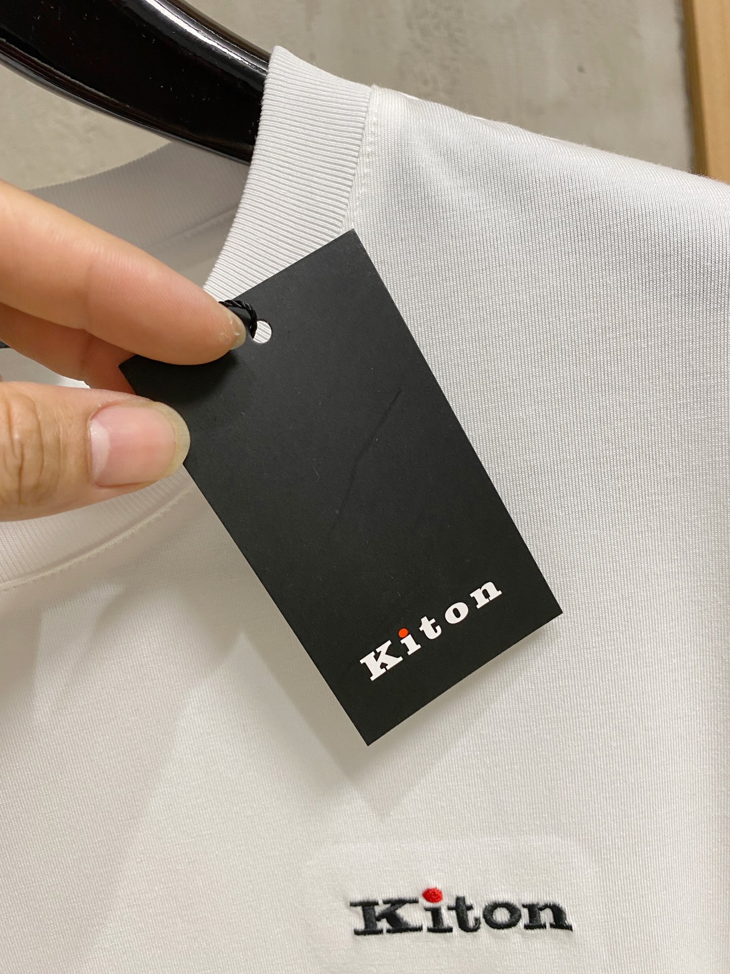 KITON家2026ss夏季最新品，专柜同步有售，时尚休闲圆领短袖T恤，采用进口原版面料，棉+索罗娜面料