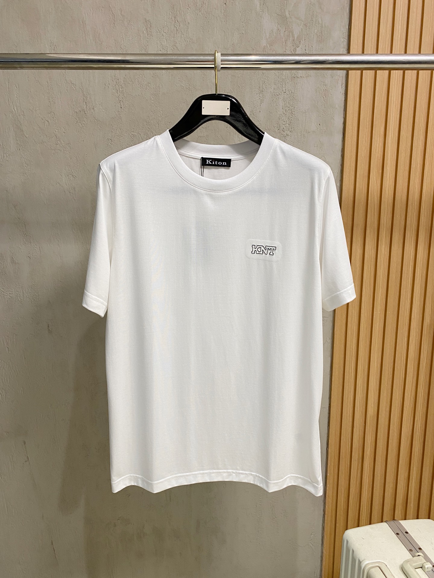KITON家2026ss夏季最新品，专柜同步有售，时尚休闲圆领短袖T恤，采用进口原版面料，棉+索罗娜面料