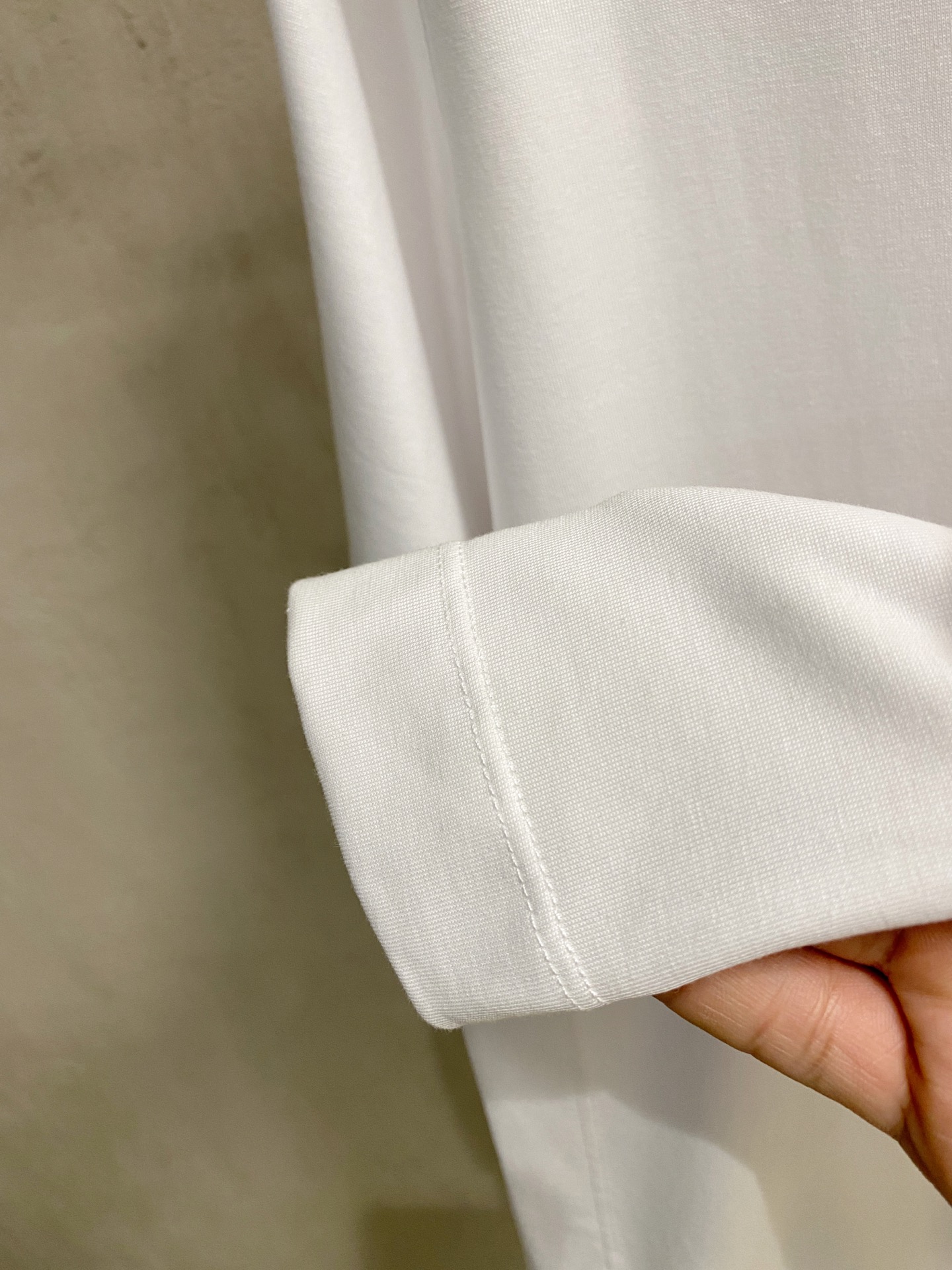 KITON家2026ss夏季最新品，专柜同步有售，时尚休闲圆领短袖T恤，采用进口原版面料，棉+索罗娜面料