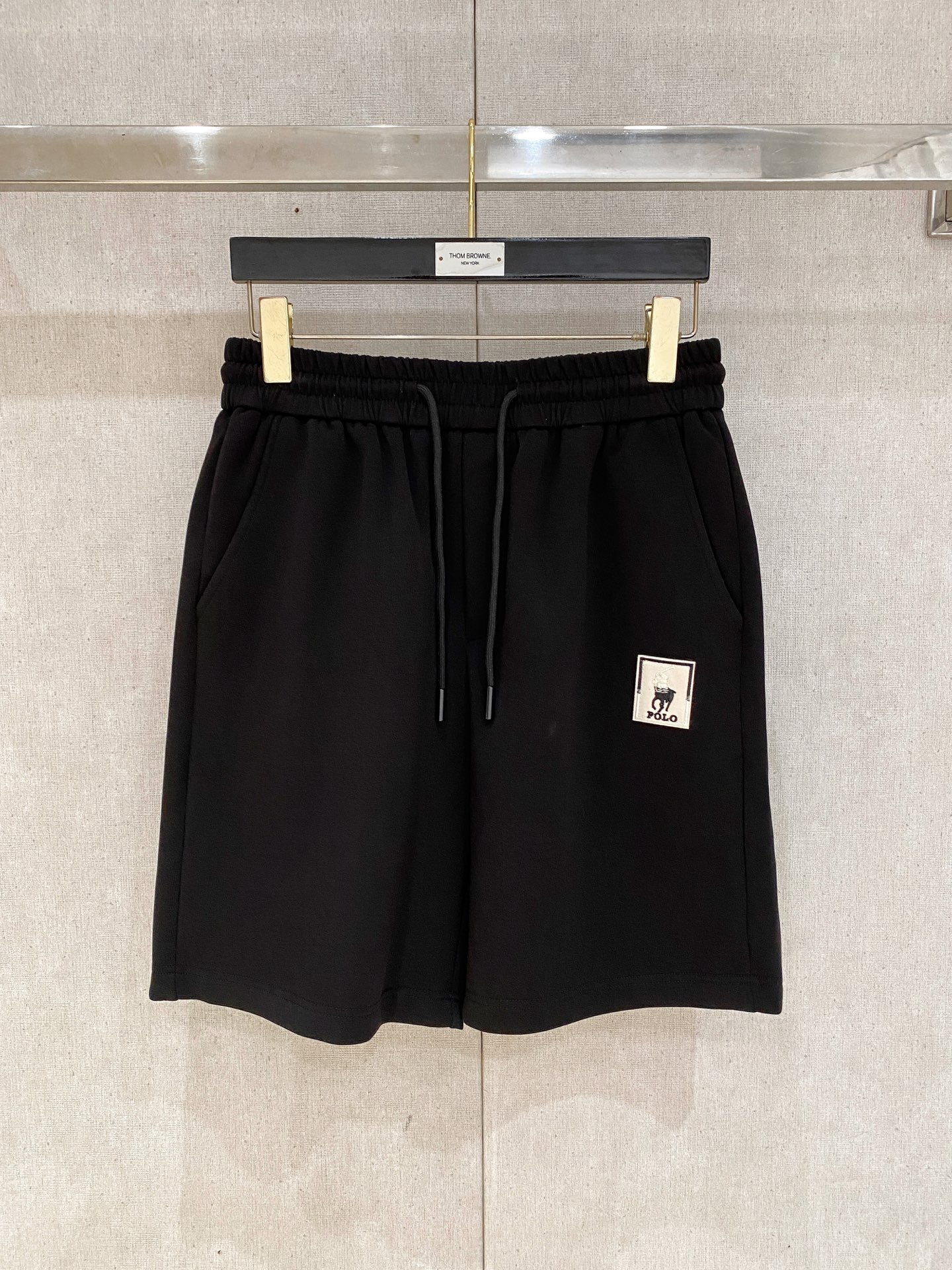 NO:833512,Polo 2026 new spring and summer men's casual shorts, three-quarter pants, high-end goods, simple, fashionable and generous, custom-made original imported fabrics, simple, neat and refreshing, quality workmanship details can withstand any form of inspection, simple and generous, versatile style, elegant and handsome upper body, brand new sense of sight!  The appearance is incomparable, the details are in place, and the upper body is not picky!  Code number M-3xL,,shorts,19860909Polo 2026春夏新款男士休闲短裤 五分裤 高端货简洁时尚大方 定制原版进口面料 简洁利落又清爽 品质做工细节经得起任何形式检验简约大方百搭款 上身优雅帅气,焕然一新的即视感！品相无敌,细节都很到位,上身不挑人！ 码数M-3xL,,shorts,,Men's clothing