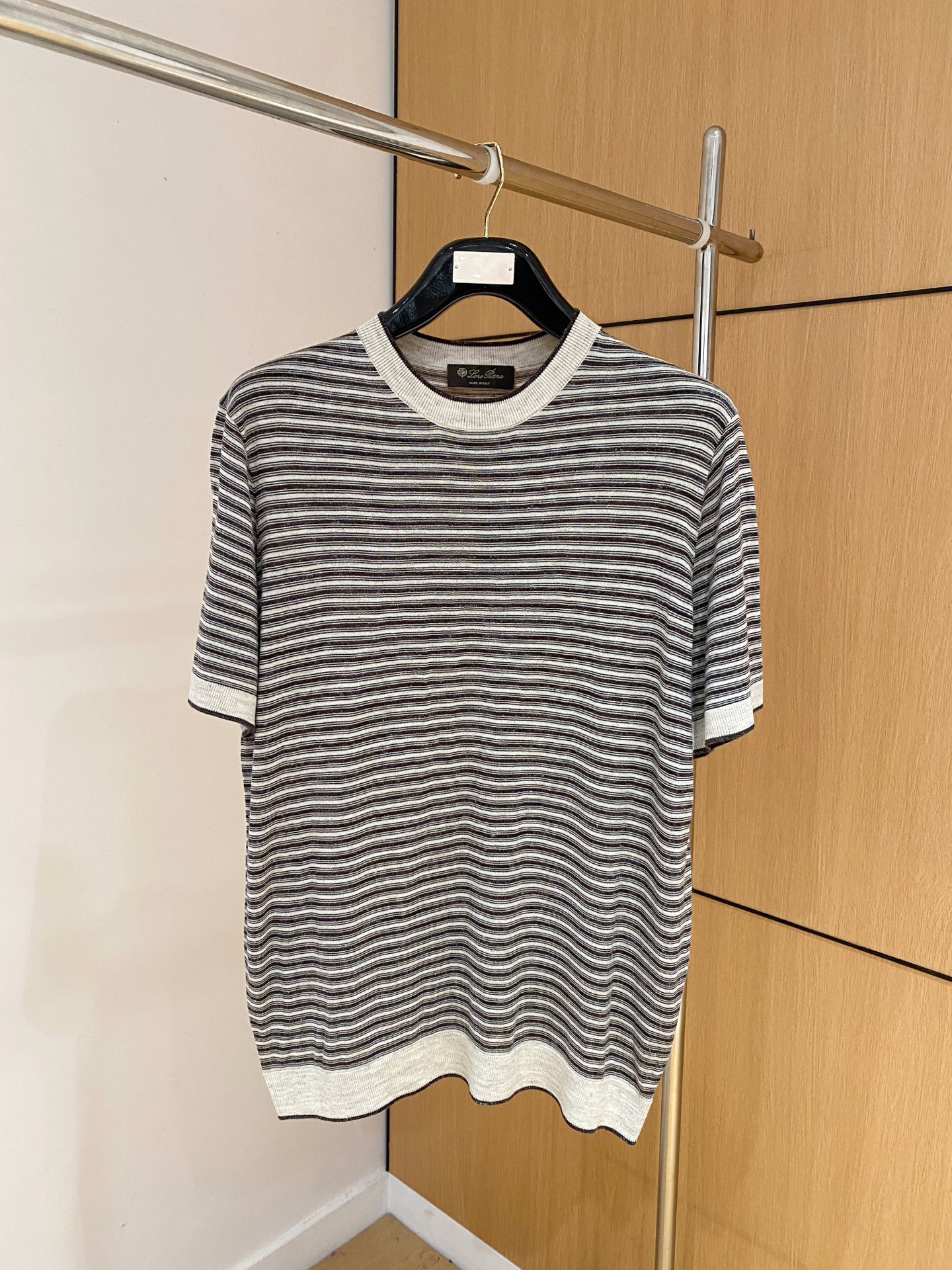 NO:837867,High-end goods > 26 new styles (linen blend) are on sale simultaneously on the official website of the counter! All auxiliary materials are original custom-made and genuine orders from trading companies. Advanced custom-made imported fabrics are extracted from natural plant fibers. They are lighter and thinner than ordinary cotton fabrics. They are soft to the touch and comfortable to wear. They are not easy to irritate the skin at all. The fabric has good hygroscopicity and breathability. Size: 48-56,,19860909高级货>26新款(亚麻混纺)专柜官网同步发售！辅料全部原版定制出品,贸易公司真品订单.高级定制进口面料,以天然植物纖維提炼出来,比一般棉织物轻薄 手感柔软,穿着舒适 完全不易有刺激皮肤 面料吸湿性、透气性良好 尺码: 48-56,,,Men's clothing