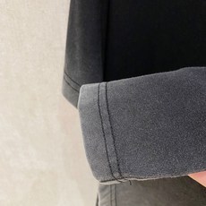 克罗心 宽松版型 2026新款洗水重工复古短袖男女同款这款材质选用柔软的棉质针织面料打造,彰显现代个性。 克罗心 宽松版型 2026新款洗水重工复古短袖男女同款这款材质选用柔软的棉质针织面料打造,彰显现代个性。