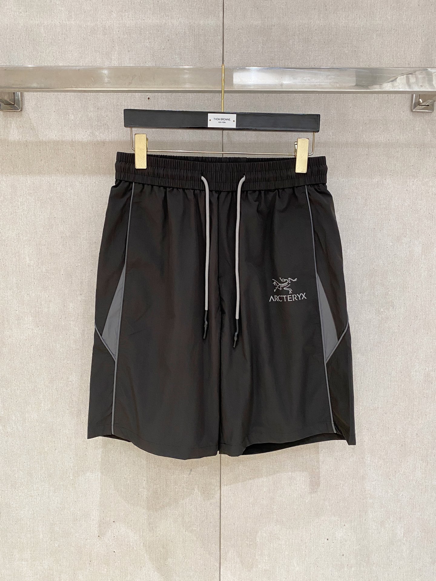 NO:846626,Arc'teryx 2025 new summer men's casual shorts, advanced custom-made fabrics, extremely breathable, elastic and comfortable, with impeccable details, top-grade accessories, original logo design concept, delicate and soft feel!  The upper body fit is awesome!  Size M-3Xl,arc'teryx,shorts,19860909始祖鸟 2025夏季新款男士休闲短裤,高级定制面料 透气弹力舒适度极高,细节无可挑剔,顶级辅料配备,原版logo设计理念,手感细腻柔软！上身版型超赞！尺码M-3Xl,arc'teryx,shorts,,Men's clothing