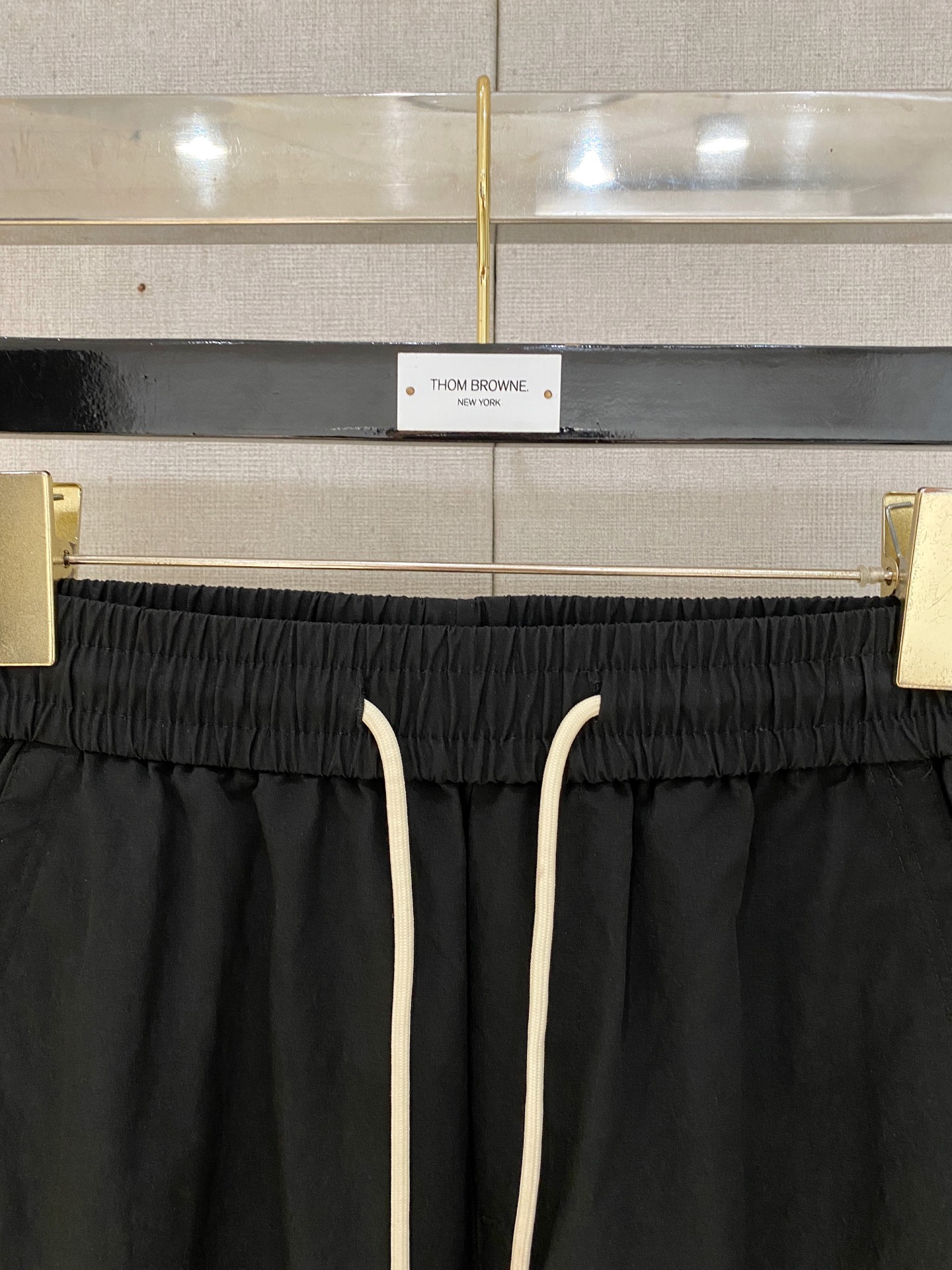 迪桑特 春夏新款 26ss休闲裤金典再次出现，原单订制高品质时尚休闲裤。超级百搭款。独家定制面料，挺阔有