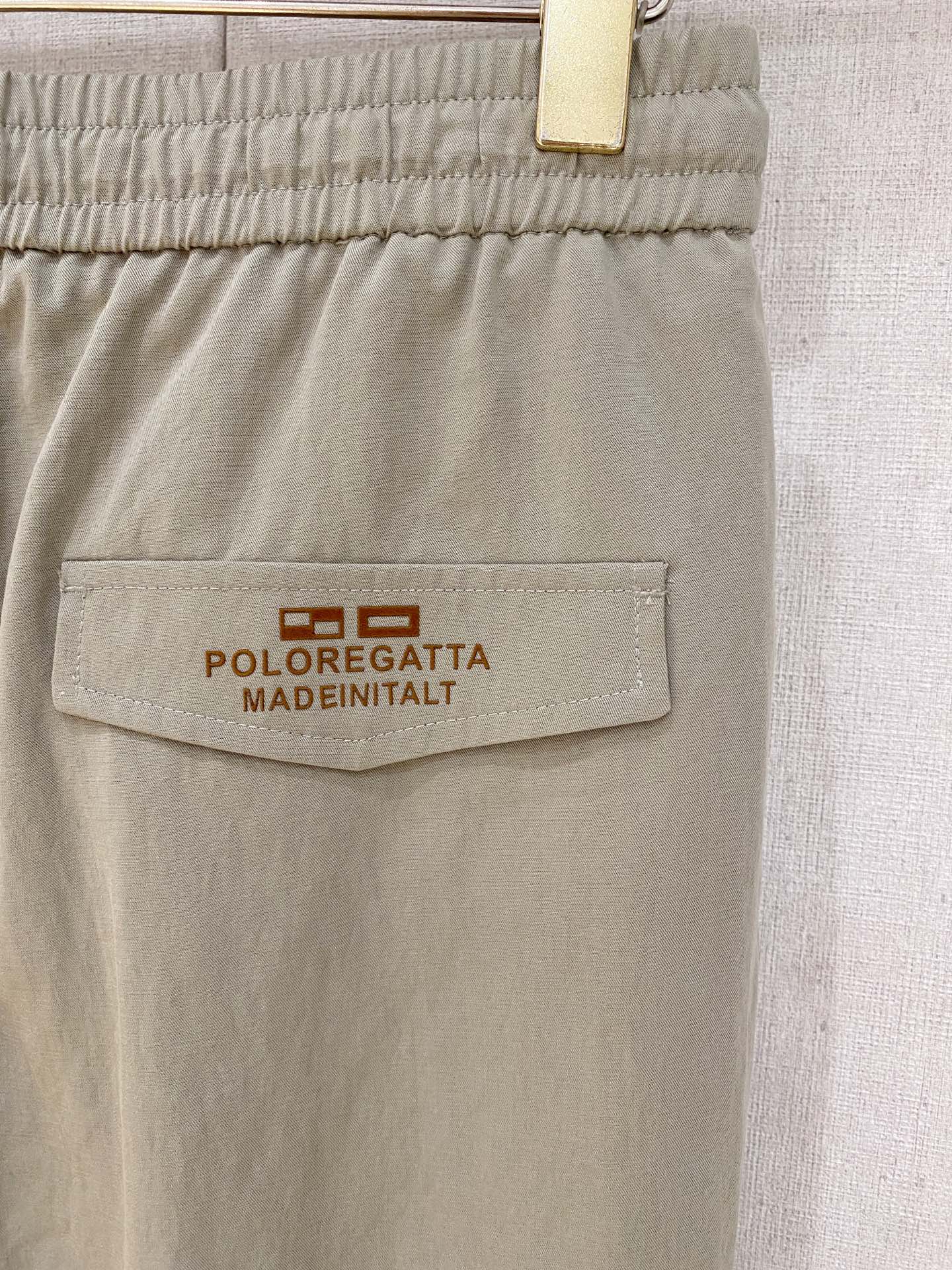 Loro Piana 春夏新款 26ss休闲裤金典再次出现，原单订制高品质时尚休闲裤。超级百搭款。独家定