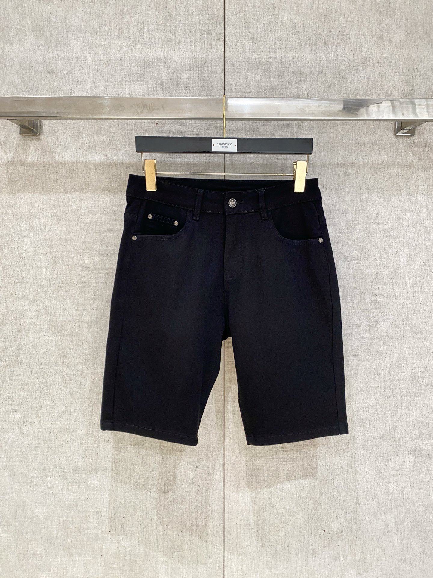 Brunello Cucinelli💎2026夏季短裤最新⚡️推出男士薄款牛仔短裤新品！重工水洗牛仔面料