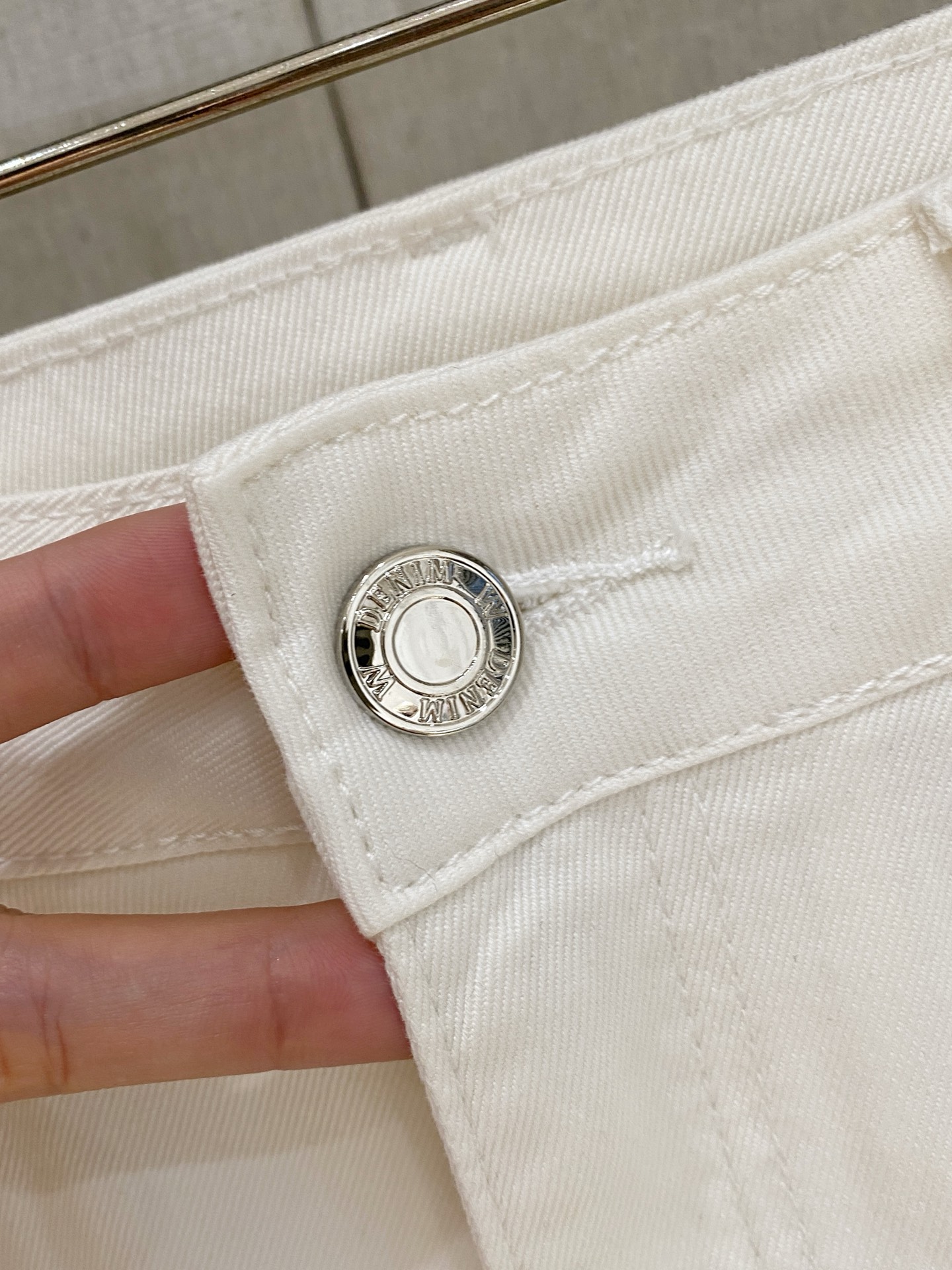 Brunello Cucinelli💎2026夏季短裤最新⚡️推出男士薄款牛仔短裤新品！重工水洗牛仔面料