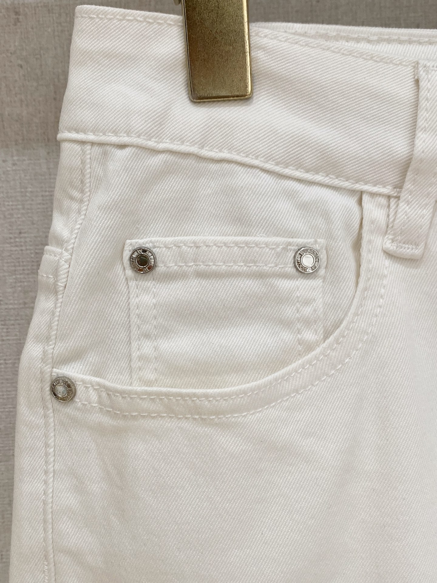 Brunello Cucinelli💎2026夏季短裤最新⚡️推出男士薄款牛仔短裤新品！重工水洗牛仔面料