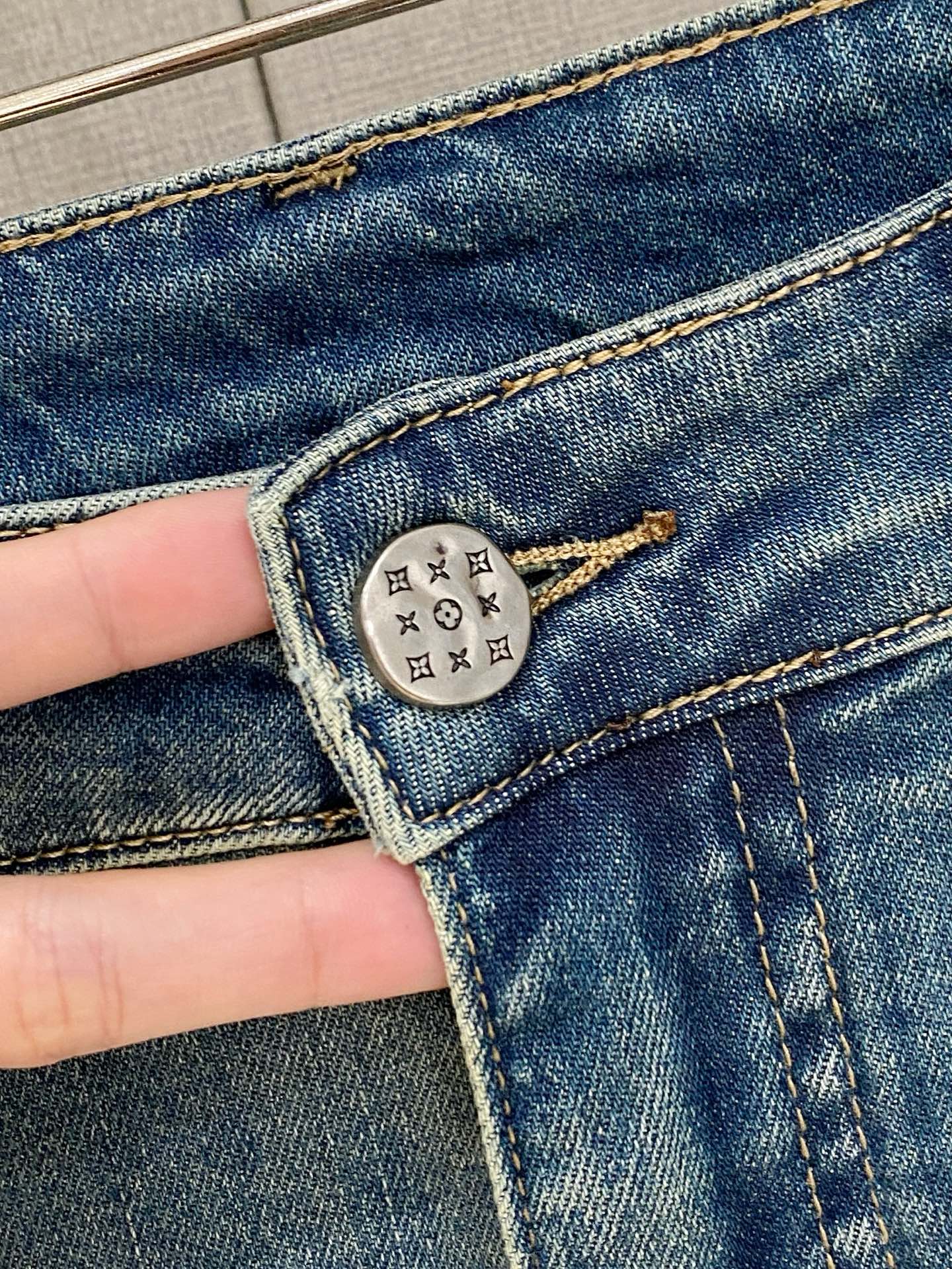 772910
