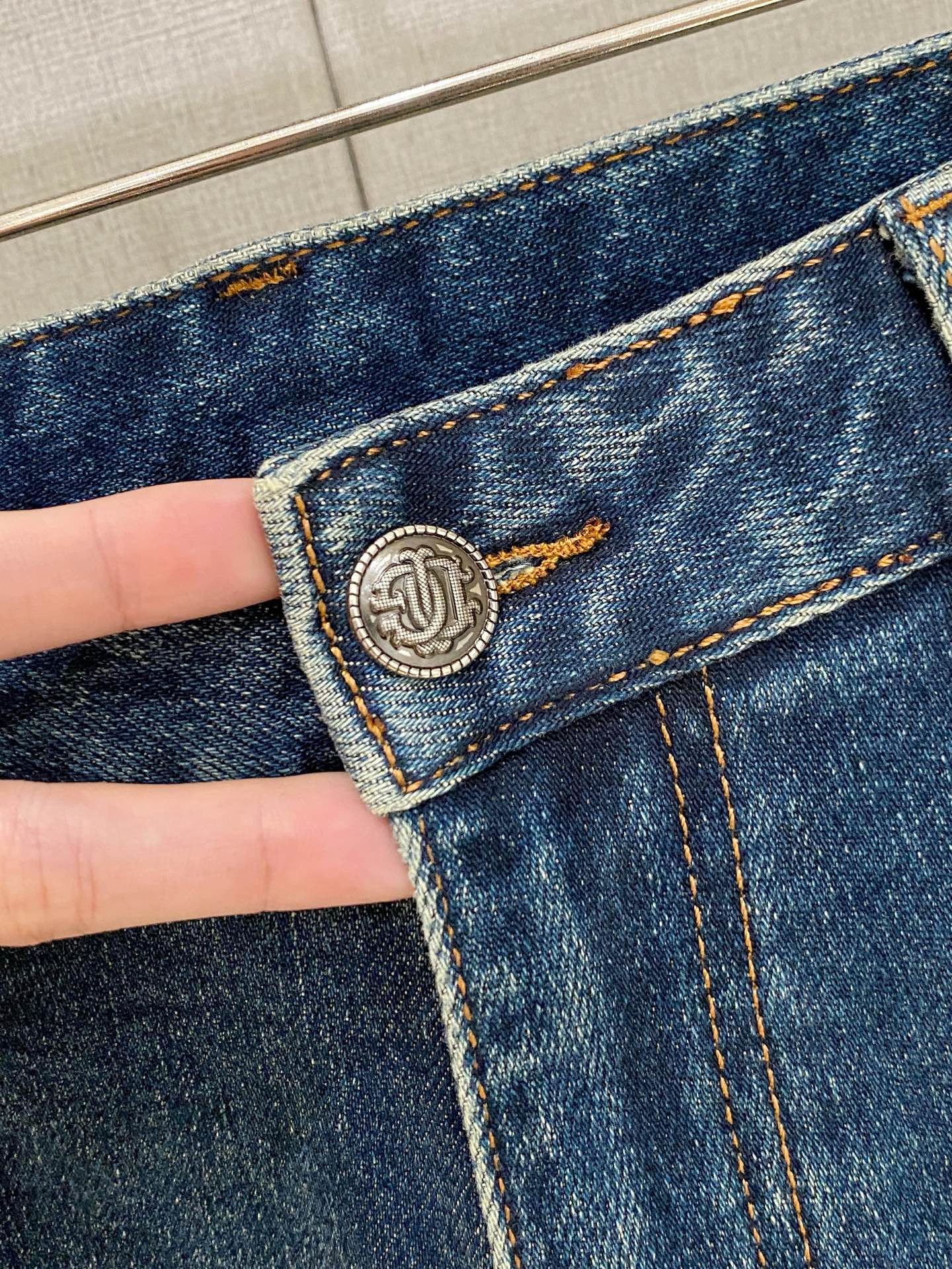 772805