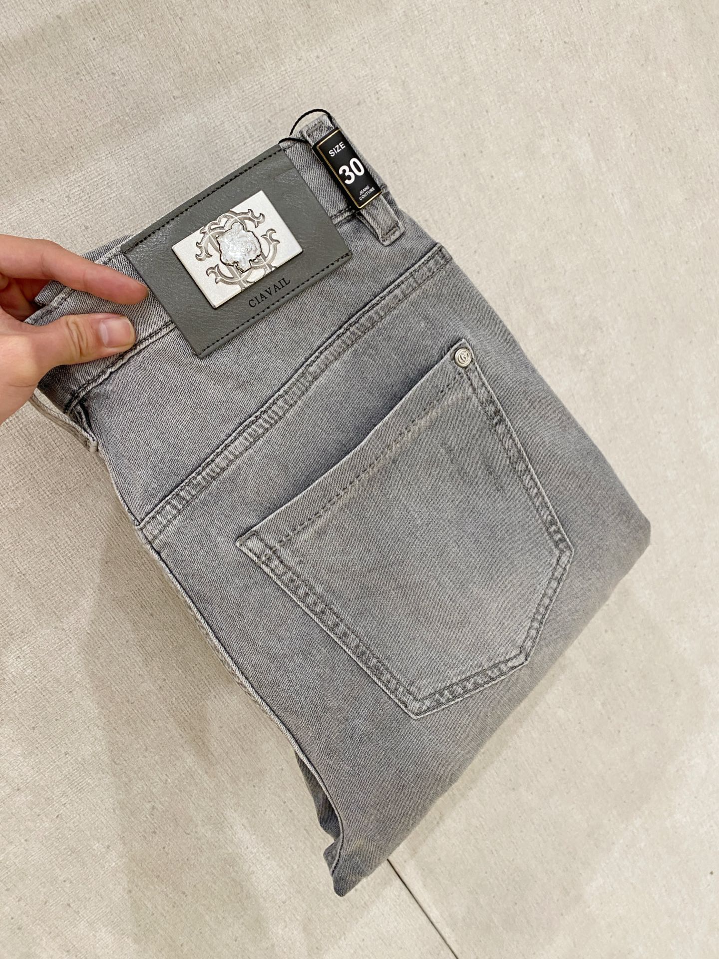 Gucci古驰💎2026夏季最新⚡️推出男士薄款牛仔裤新品！重工水洗牛仔面料，定制面料和一般牛仔布料比起