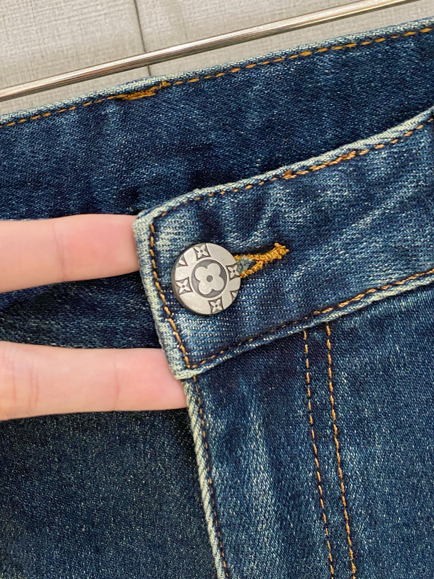772810