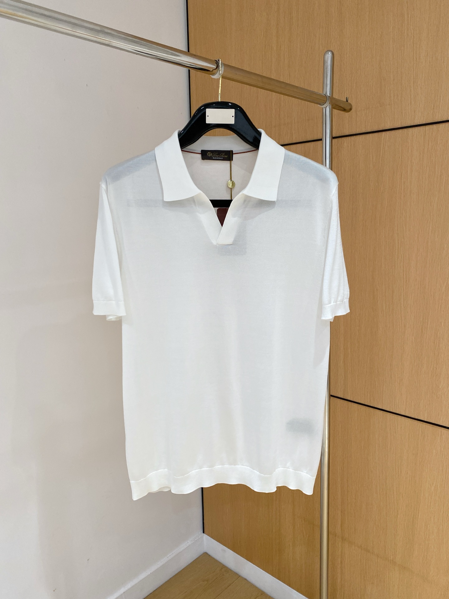 NO:842099,High-end goods > 26 new models (acetic acid/tencel/mulberry silk/blended) are on sale simultaneously on the official website of the counter! All auxiliary materials are original custom-made and genuine orders from trading companies. Advanced custom-made imported fabrics are extracted from natural plant fibers. They are lighter and thinner than ordinary cotton fabrics. They are soft to the touch and comfortable to wear. They are not easy to irritate the skin at all. The fabric has good hygroscopicity and breathability. Size: 48-56,,19860909高级货>26新款(醋酸/天丝/桑蚕丝/混纺)专柜官网同步发售！辅料全部原版定制出品,贸易公司真品订单.高级定制进口面料,以天然植物纖維提炼出来,比一般棉织物轻薄 手感柔软,穿着舒适 完全不易有刺激皮肤 面料吸湿性、透气性良好 尺码: 48-56,,,Men's clothing