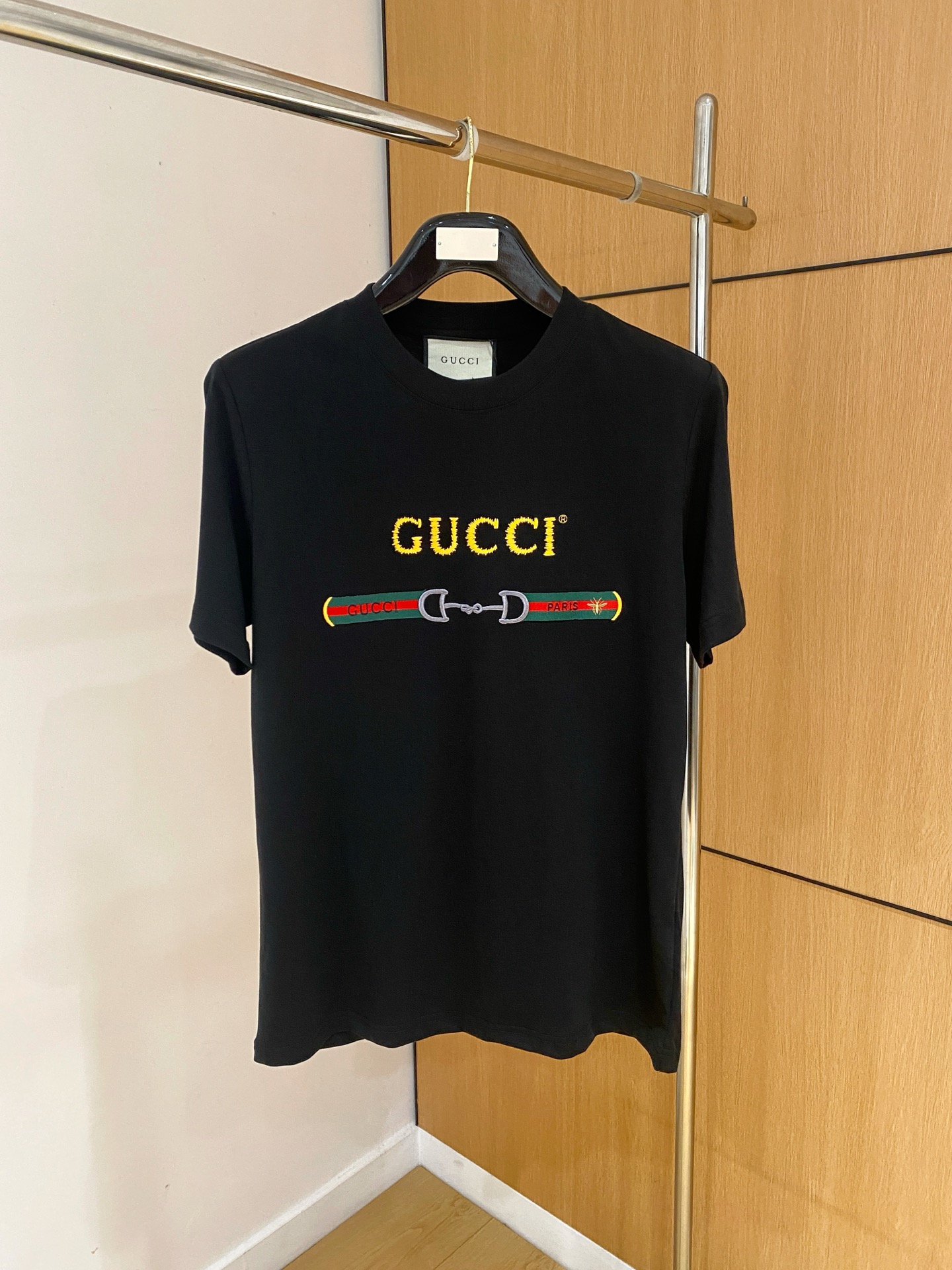 古驰GUCCI26FW春夏新款首发专柜最新款短袖圆领T恤 设计前卫时尚！品牌logo重工艺设计 高端定制